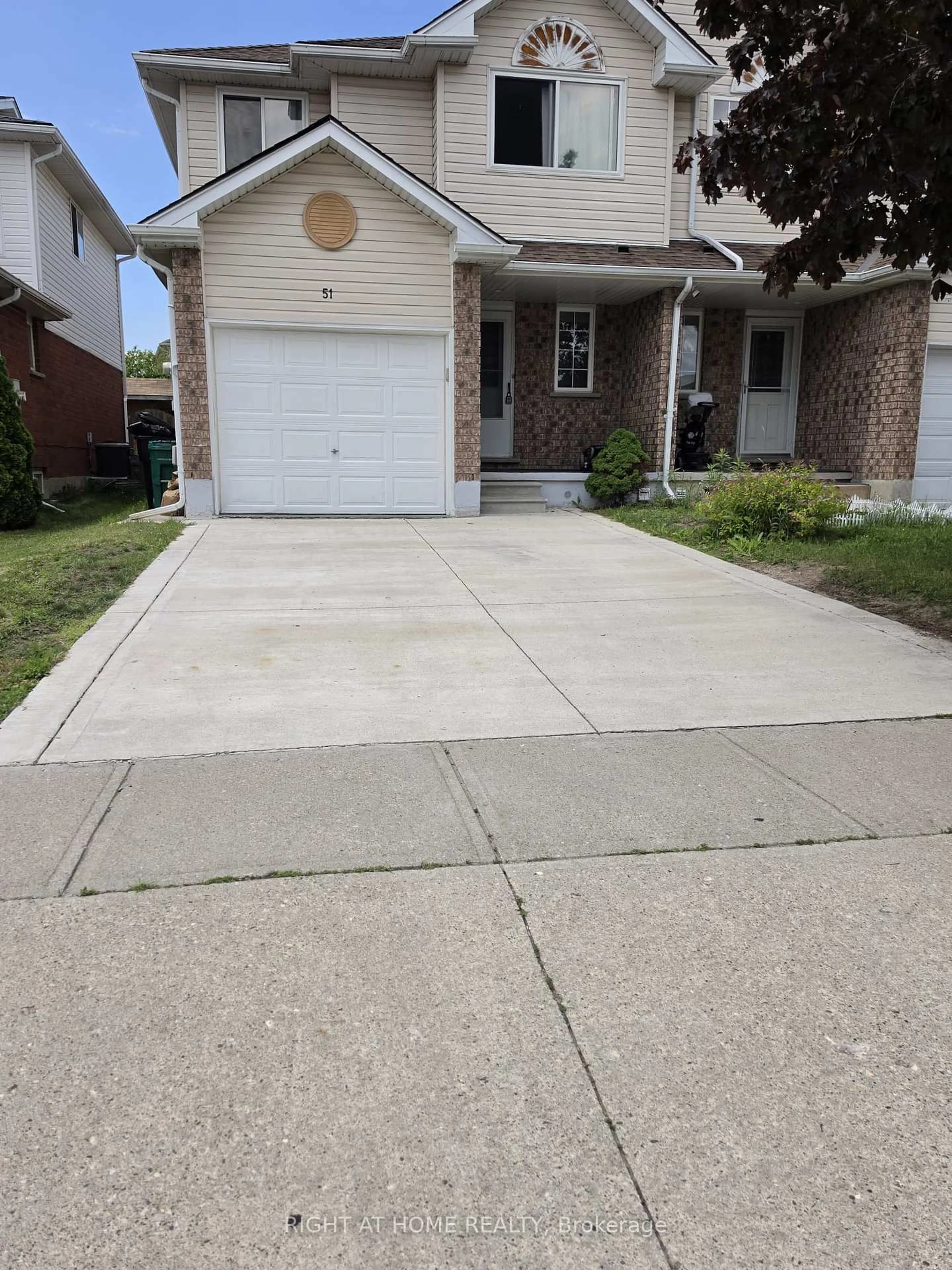 Patio, street for 51 Hawkins Dr, Cambridge Ontario N1T 1Z7