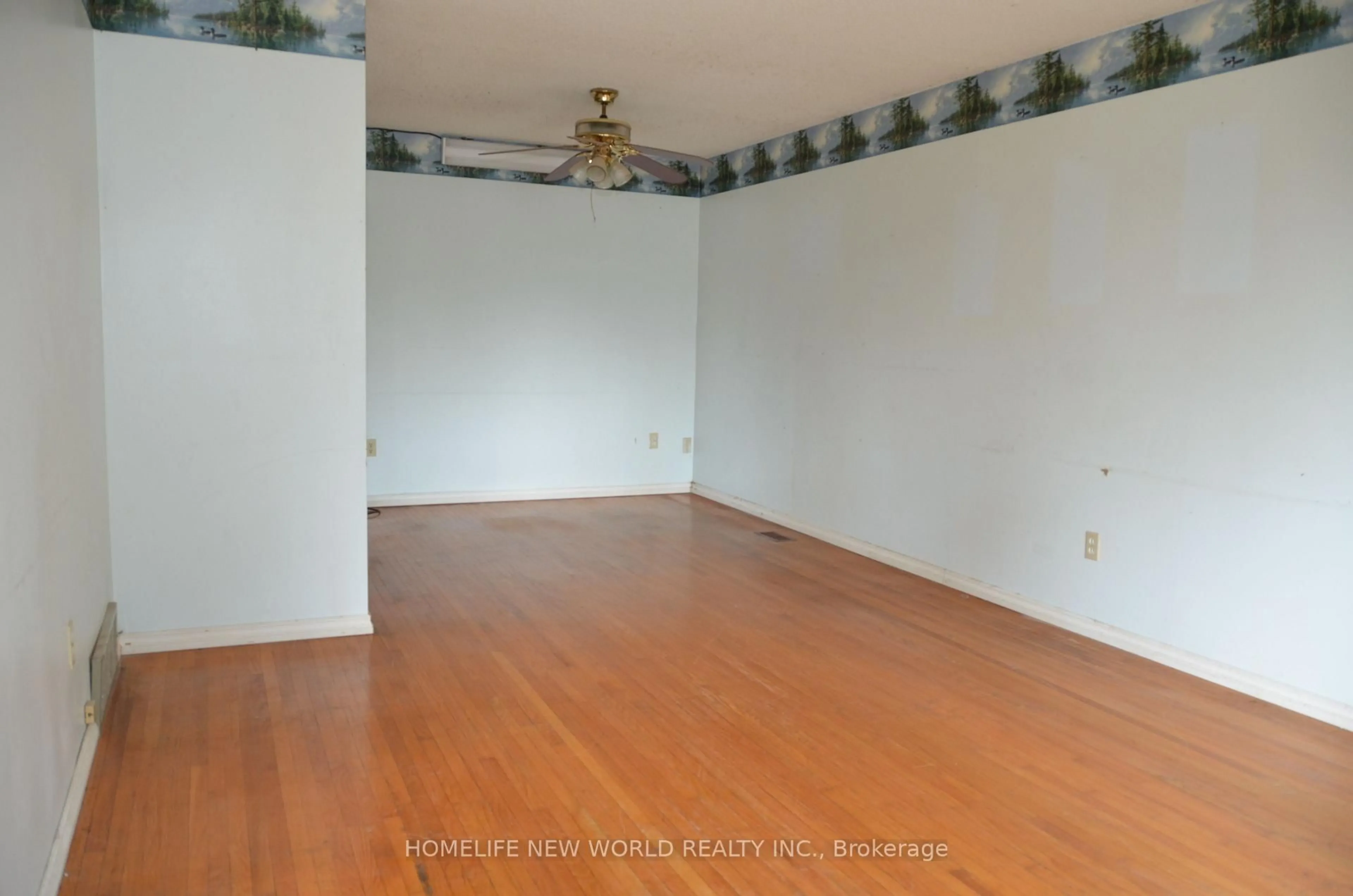 A pic of a room for 602 Upper Paradise Rd, Hamilton Ontario L9C 5P6