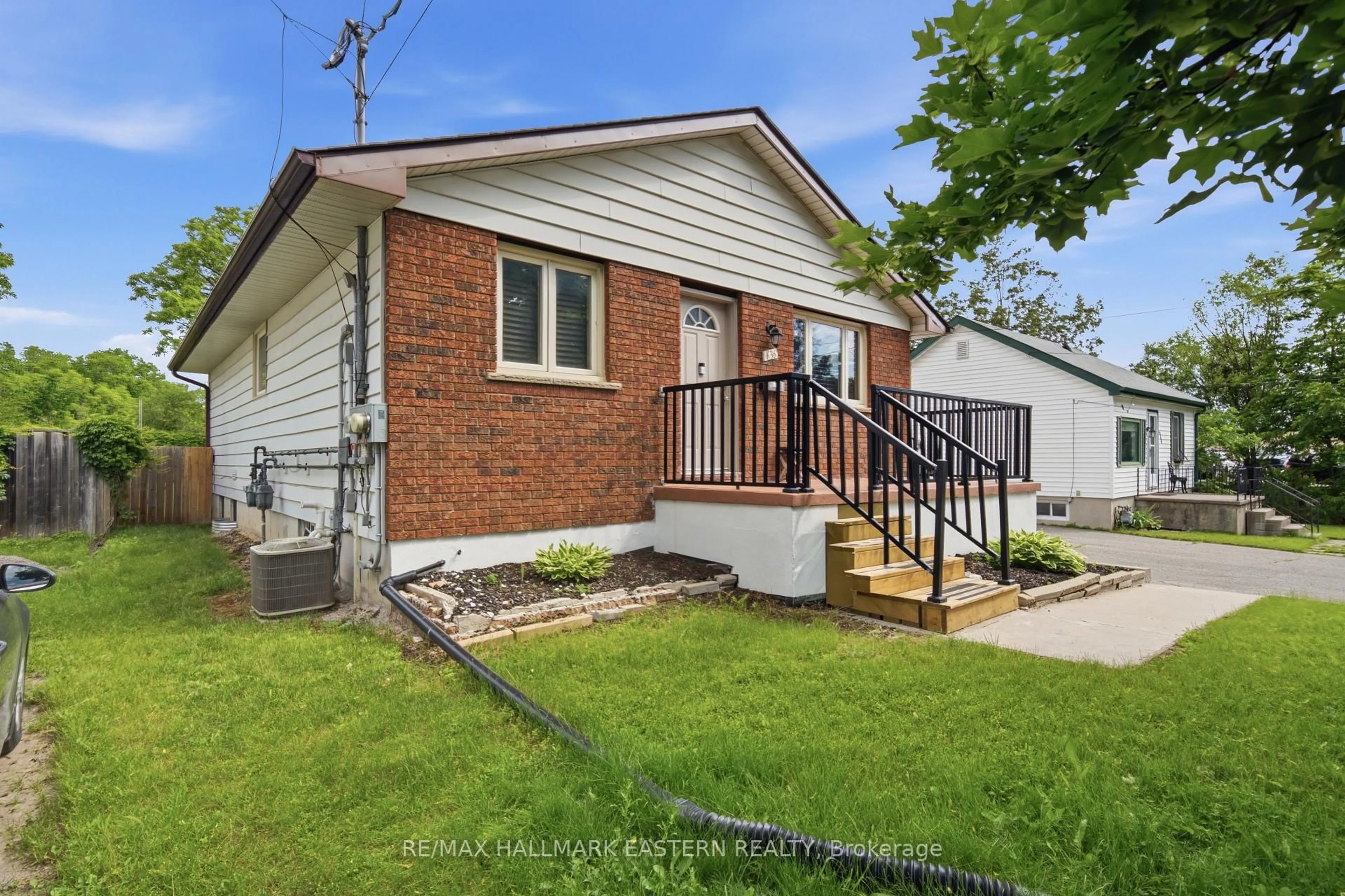 Unknown for 636 Frank St, Peterborough Ontario K9J 4M9