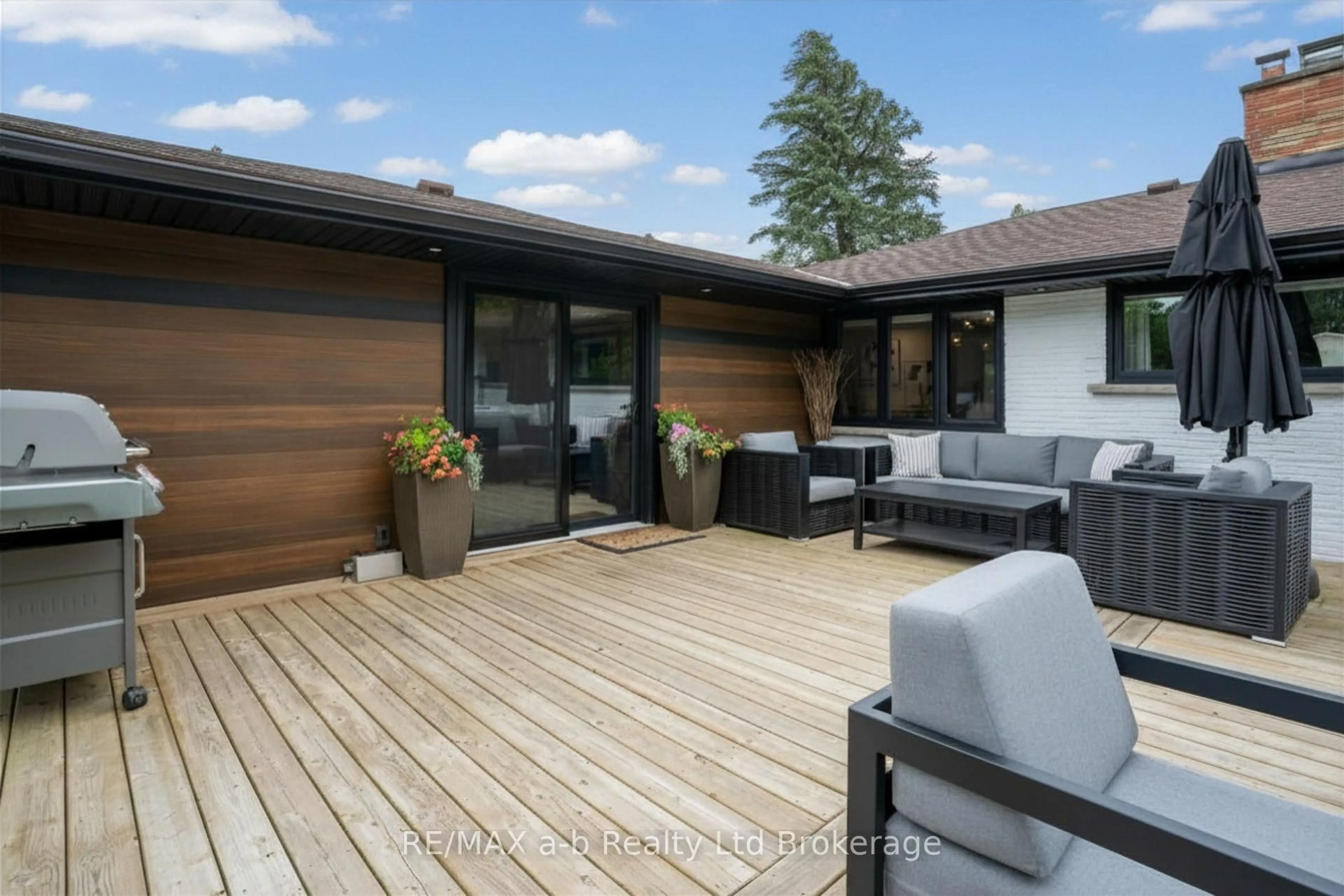 Patio, unknown for 306171 Caley Rd, Norwich Ontario N0J 1P0