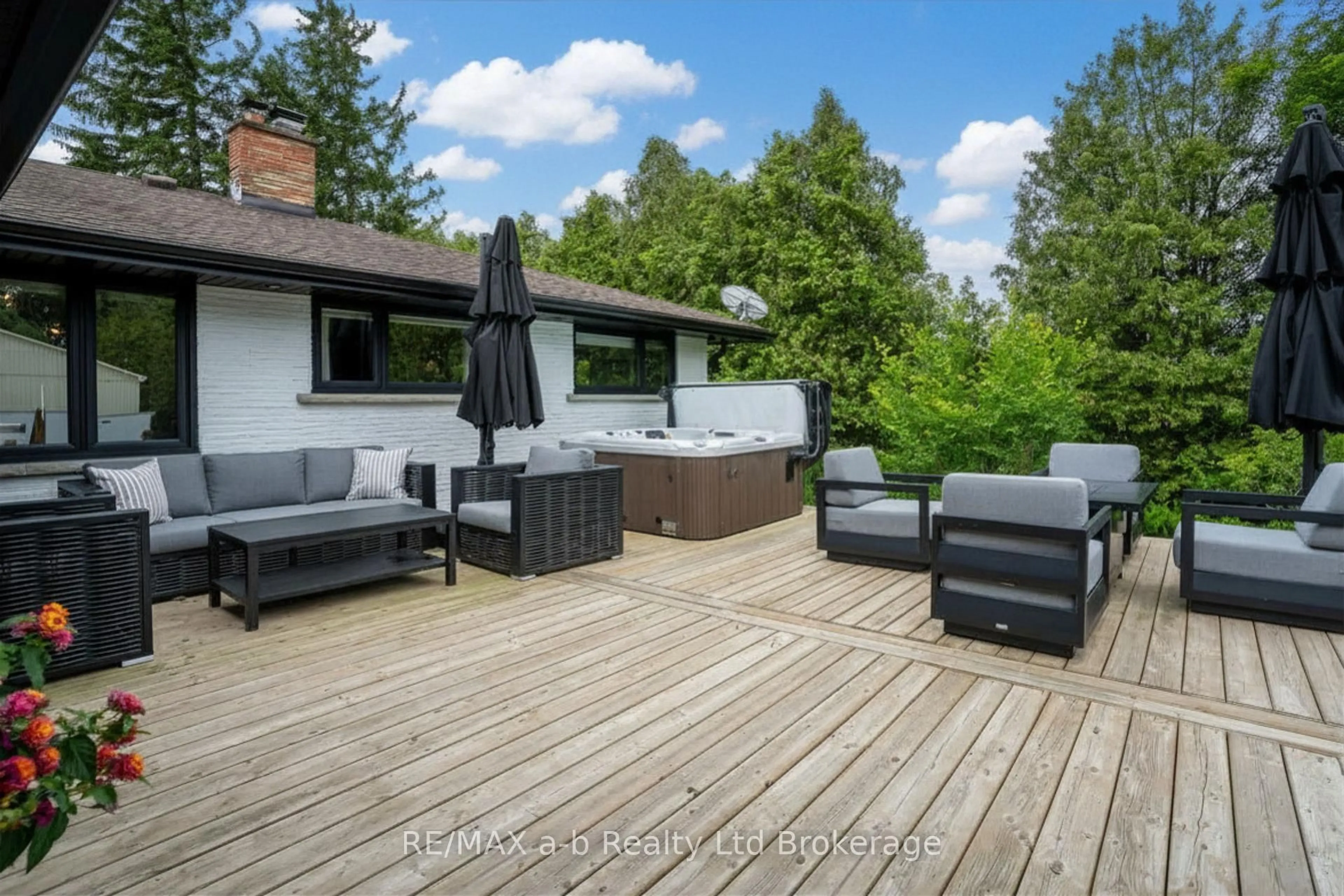 Patio, unknown for 306171 Caley Rd, Norwich Ontario N0J 1P0