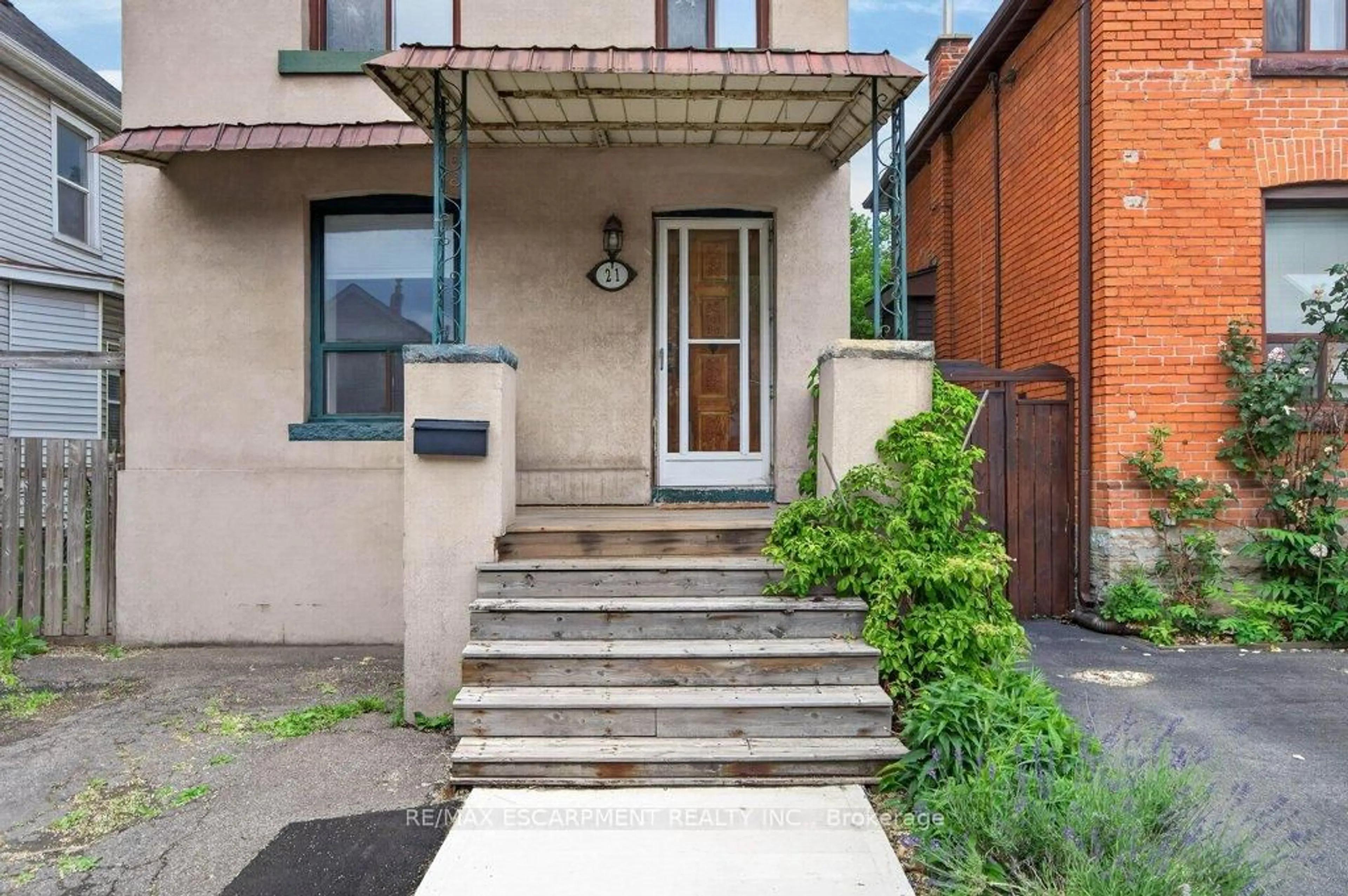 Unknown for 21 East Bend Ave, Hamilton Ontario L8L 7E1