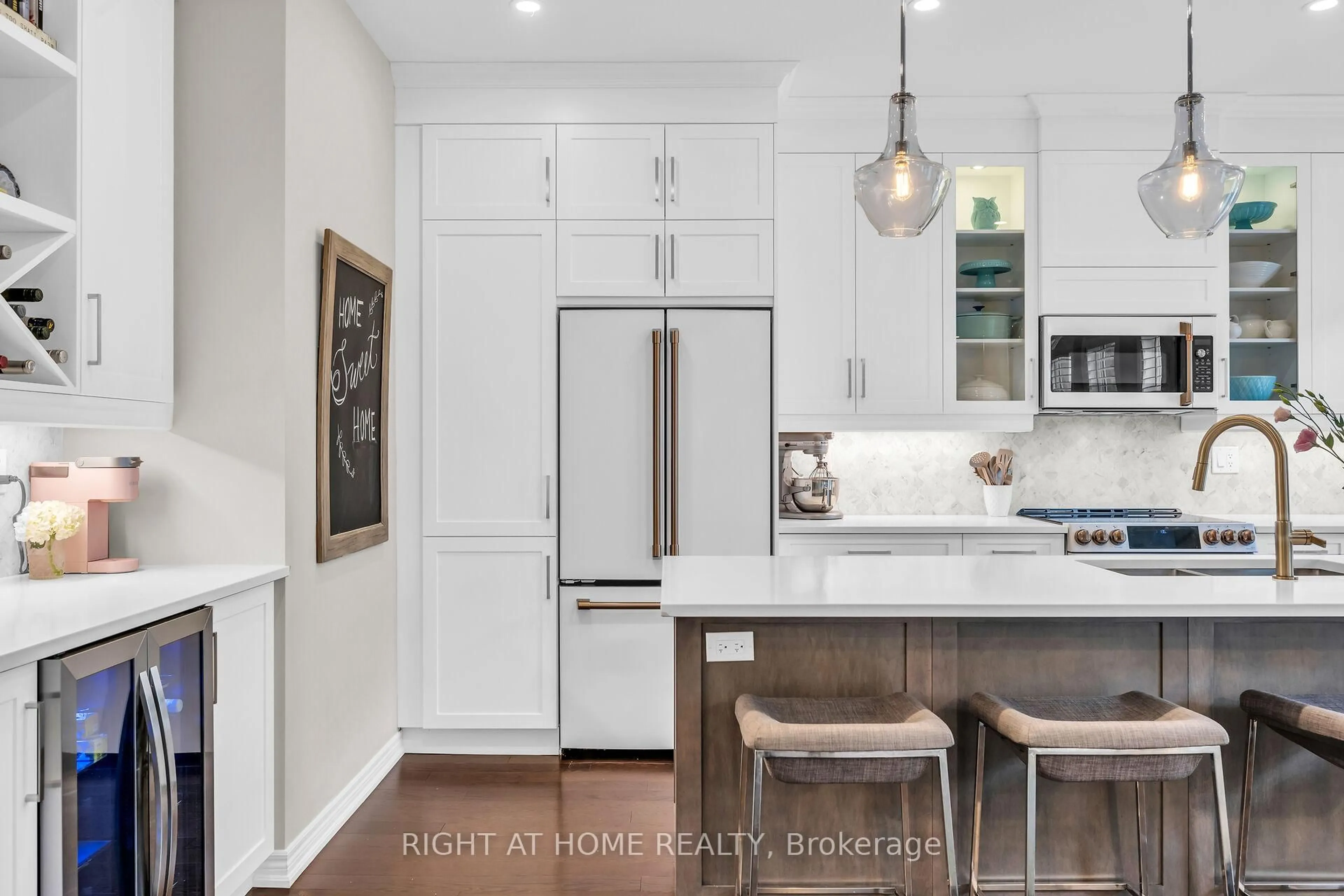 Open concept kitchen, ceramic/tile floor for 103 Macbean Cres, Hamilton Ontario L8B 0S4