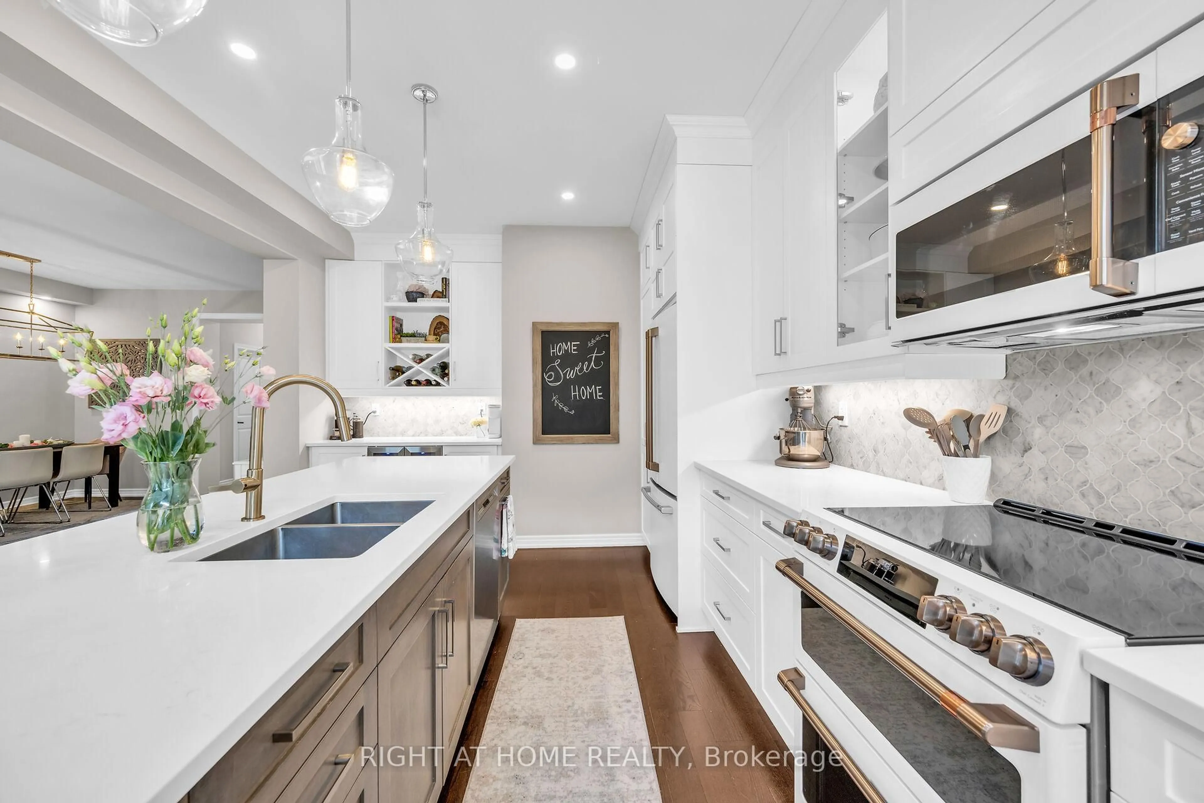 Contemporary kitchen, unknown for 103 Macbean Cres, Hamilton Ontario L8B 0S4