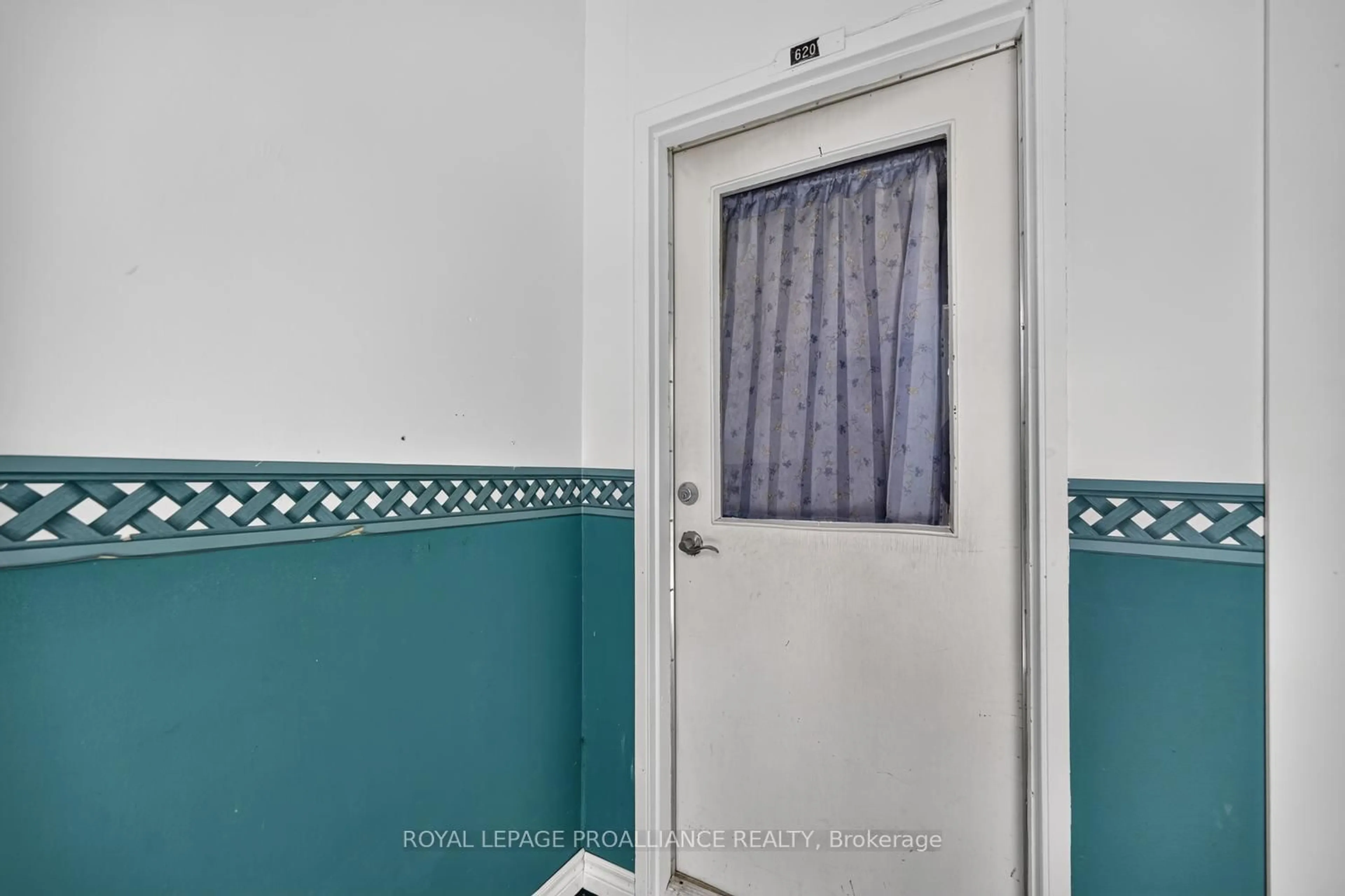 Unknown for 620-622 Marlborough St, Cornwall Ontario K6H 4B1