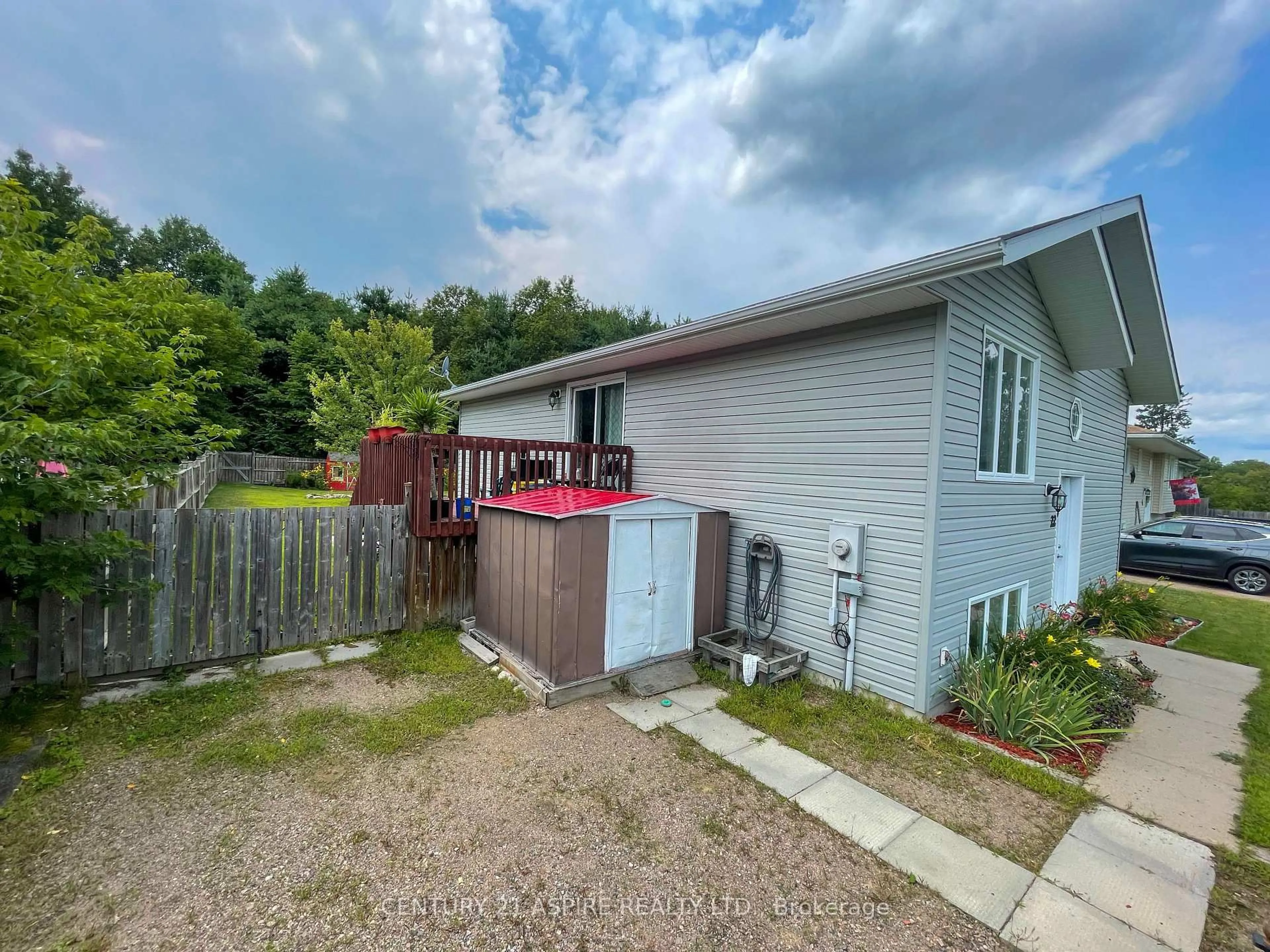 A pic from outside/outdoor area/front of a property/back of a property/a pic from drone, street for 22 Joseph St, Chalk River Ontario K0J 1J0