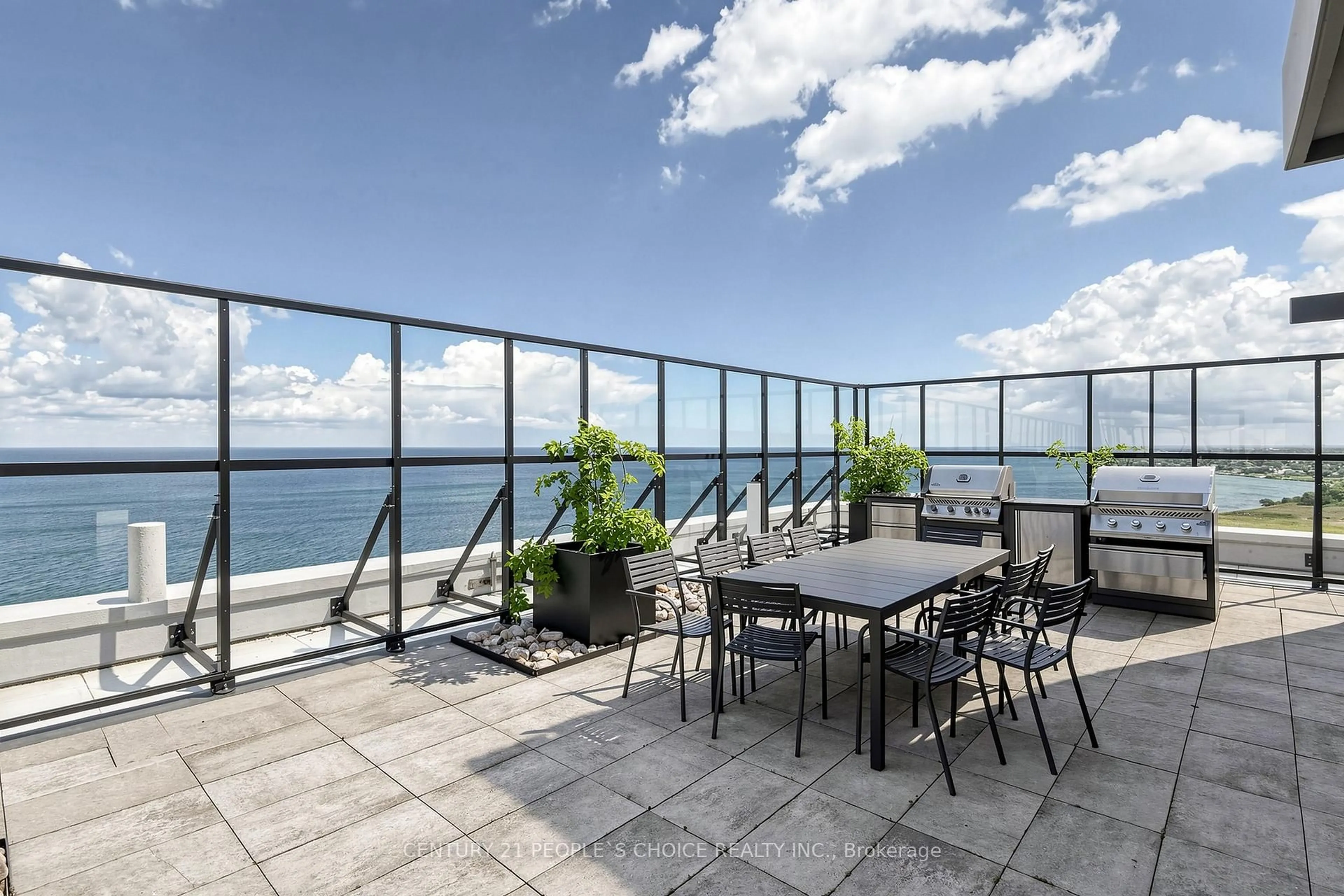 Patio, water/lake/river/ocean view for 72 Windward Dr, Grimsby Ontario L3M 4E8
