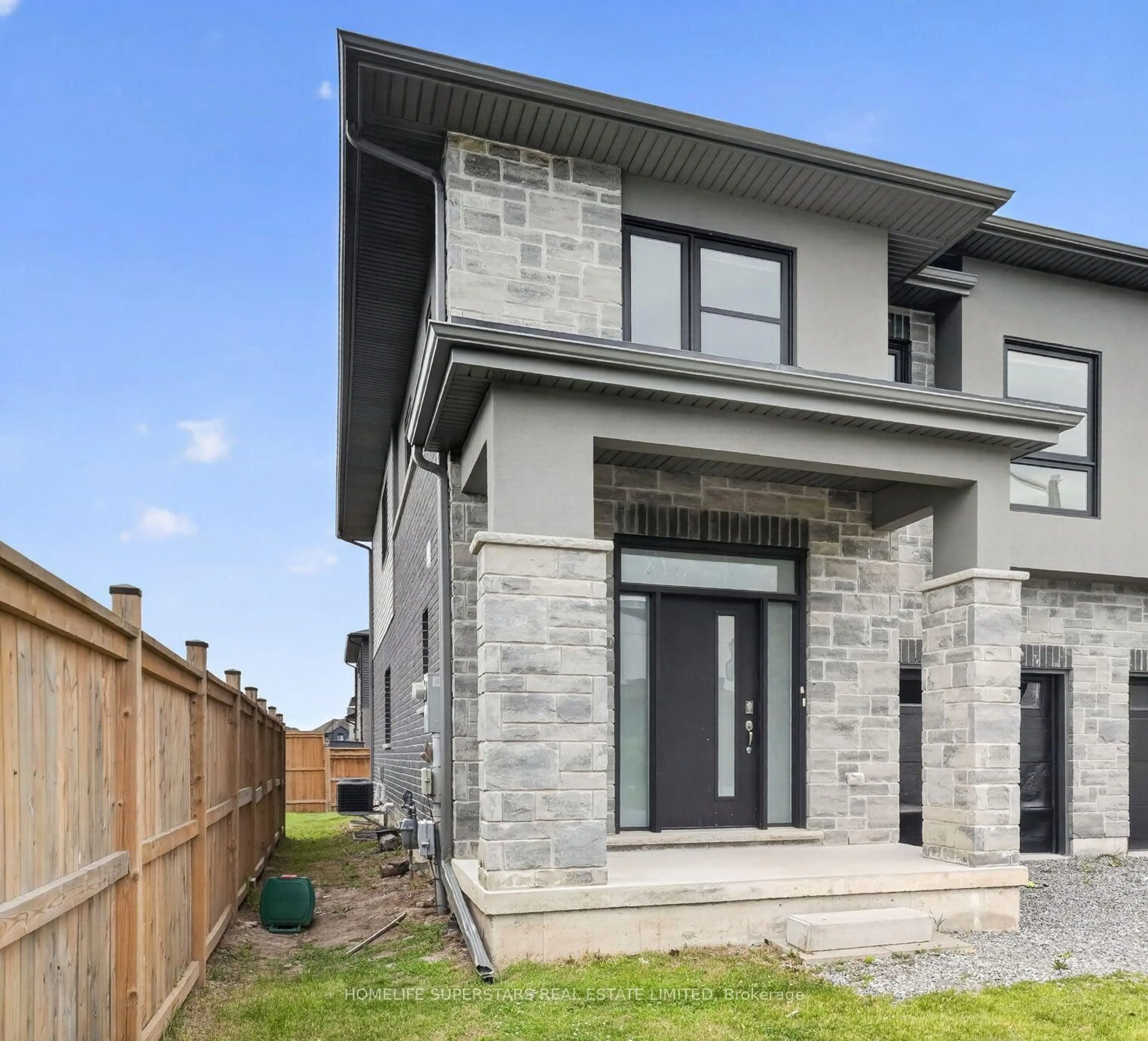 Home with brick exterior material, unknown for 7213 Parsa St, Niagara Falls Ontario L2H 3T1