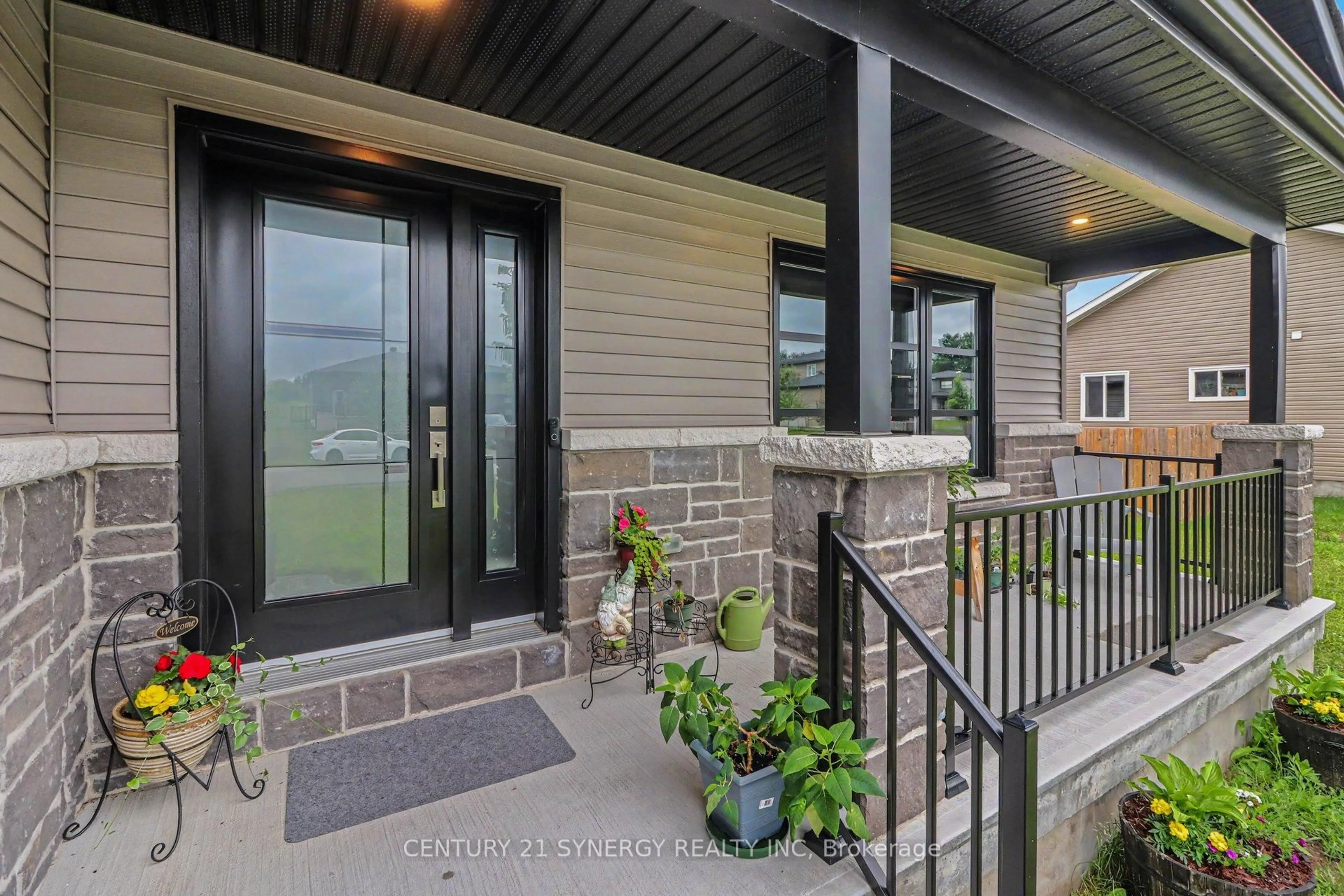 Indoor entryway for 27 Calco Cres, North Stormont Ontario K0C 1W0