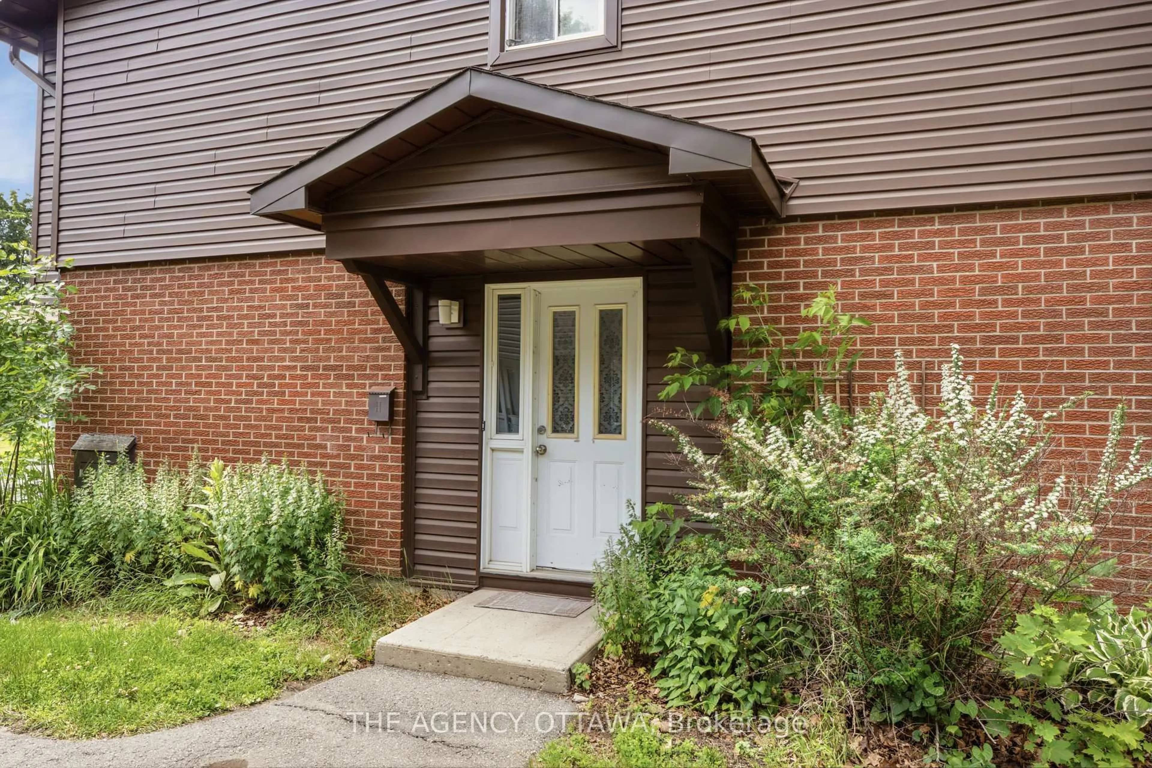 Unknown for 3202 Stockton Dr #85, Gloucester Ontario K1T 1S1