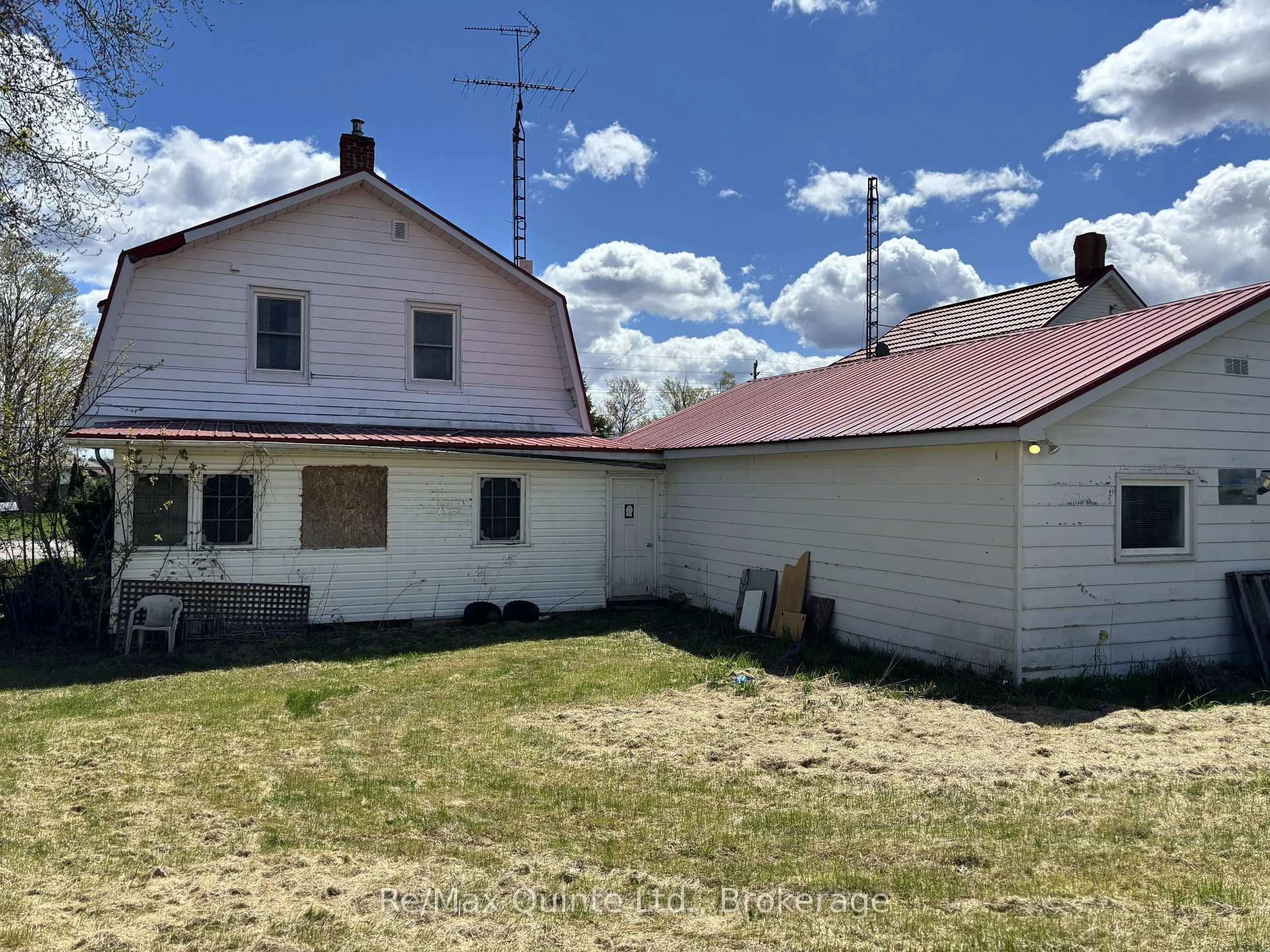 A pic from outside/outdoor area/front of a property/back of a property/a pic from drone, building for 9144 County 45 Rd, Alderville First Nation Ontario K0K 2X0