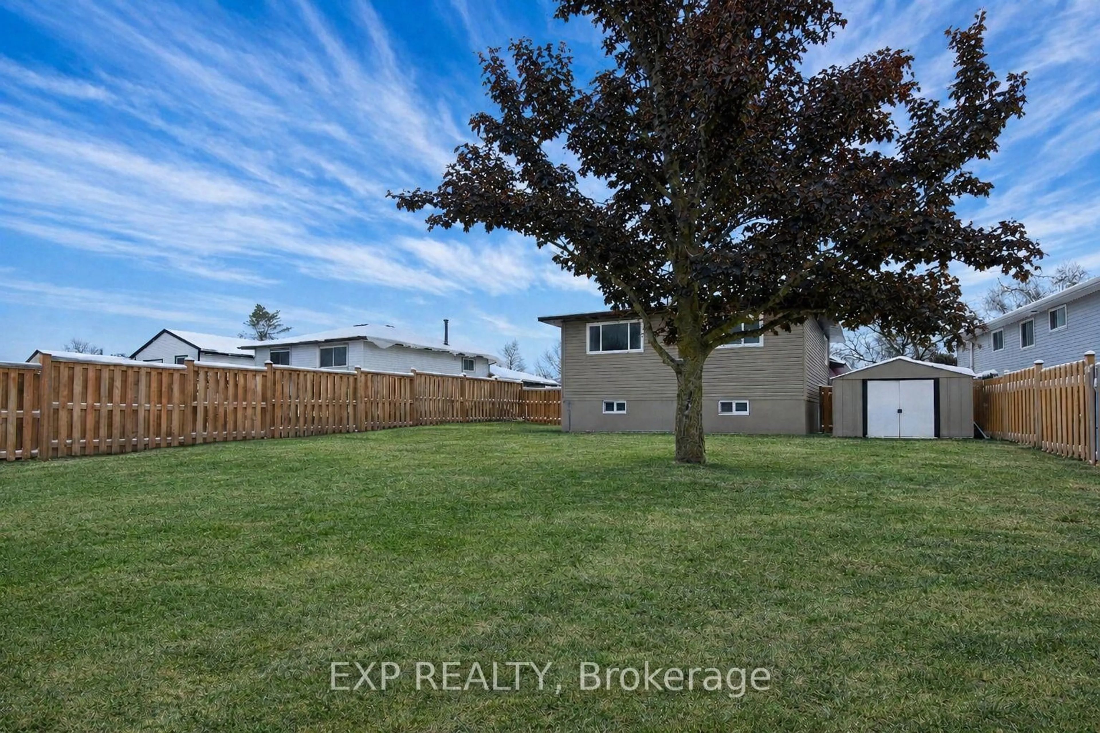 A pic from outside/outdoor area/front of a property/back of a property/a pic from drone, water/lake/river/ocean view for 47 Odessa St, Hamilton Ontario L8J 1A3