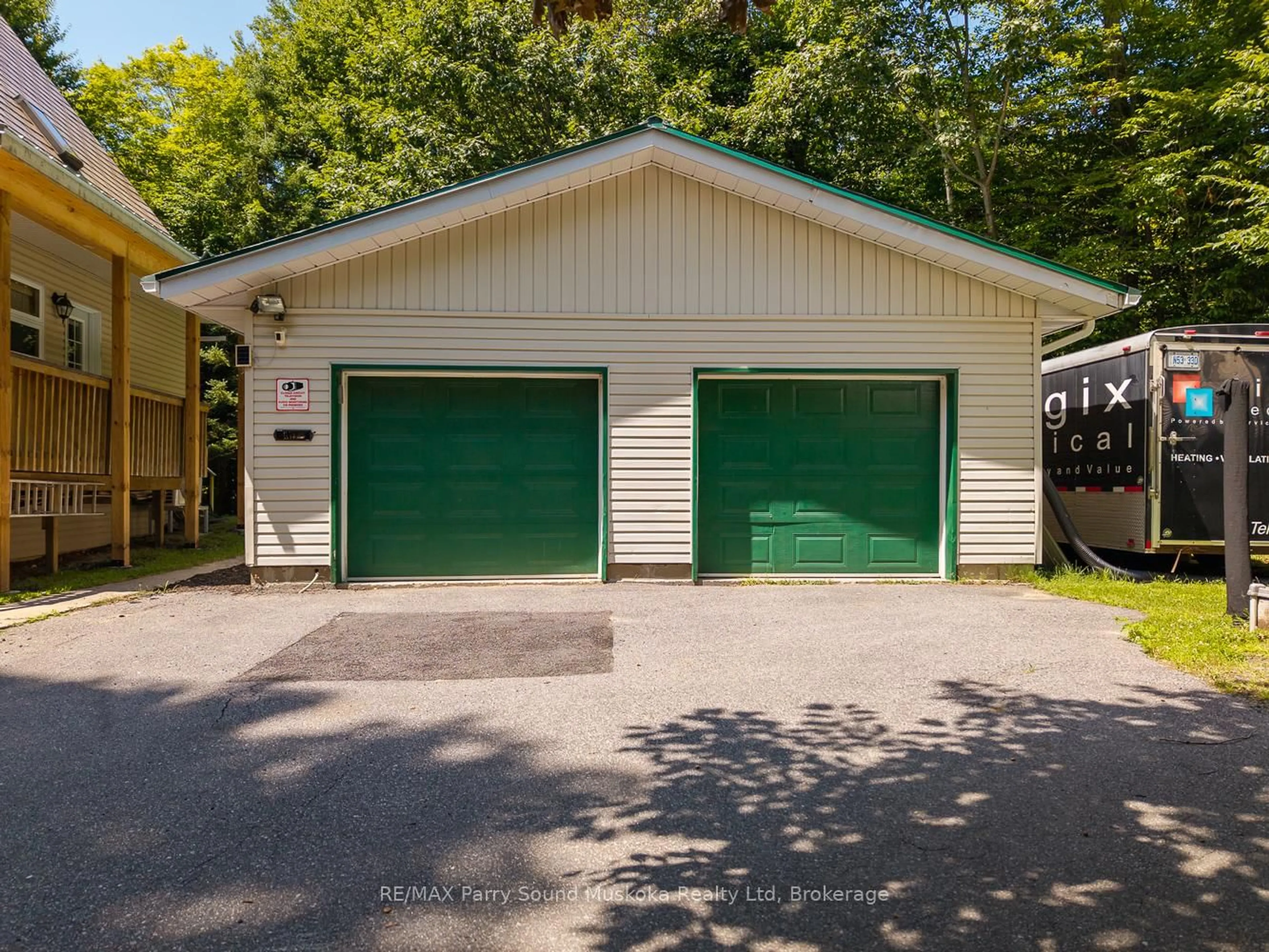 Indoor garage for 113 Bayview Dr, Carling Ontario P0G 1G0