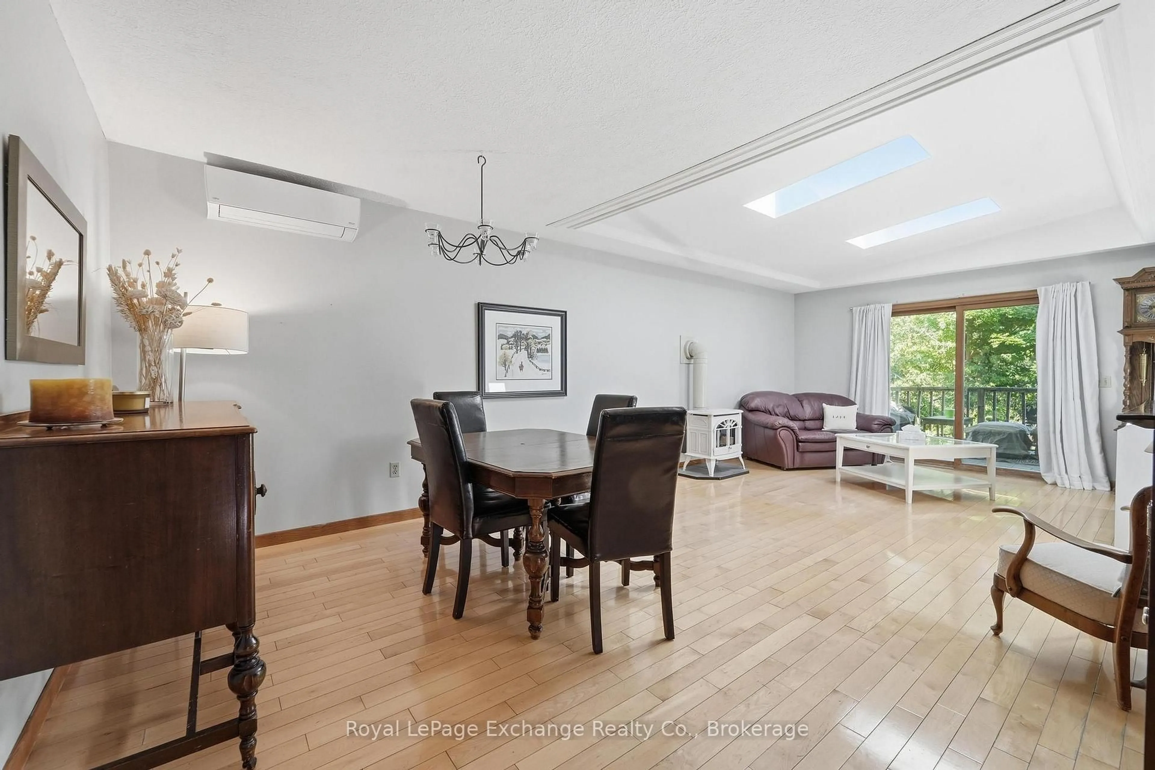 Dining room, unknown for 136 Kingsway St, Kincardine Ontario N2Z 1B6