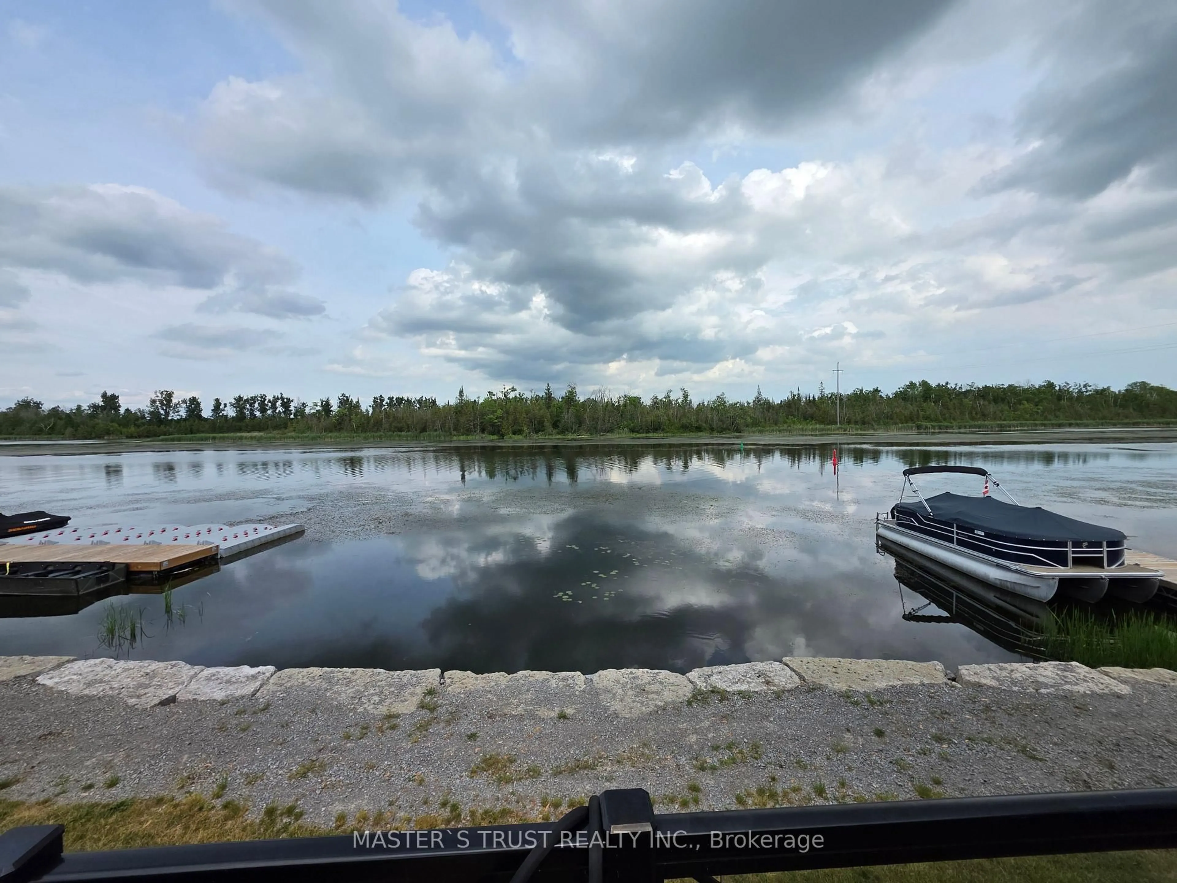 Blurry image for 657 Thunder Bridge Rd #W5, Kawartha Lakes Ontario K9V 4R1
