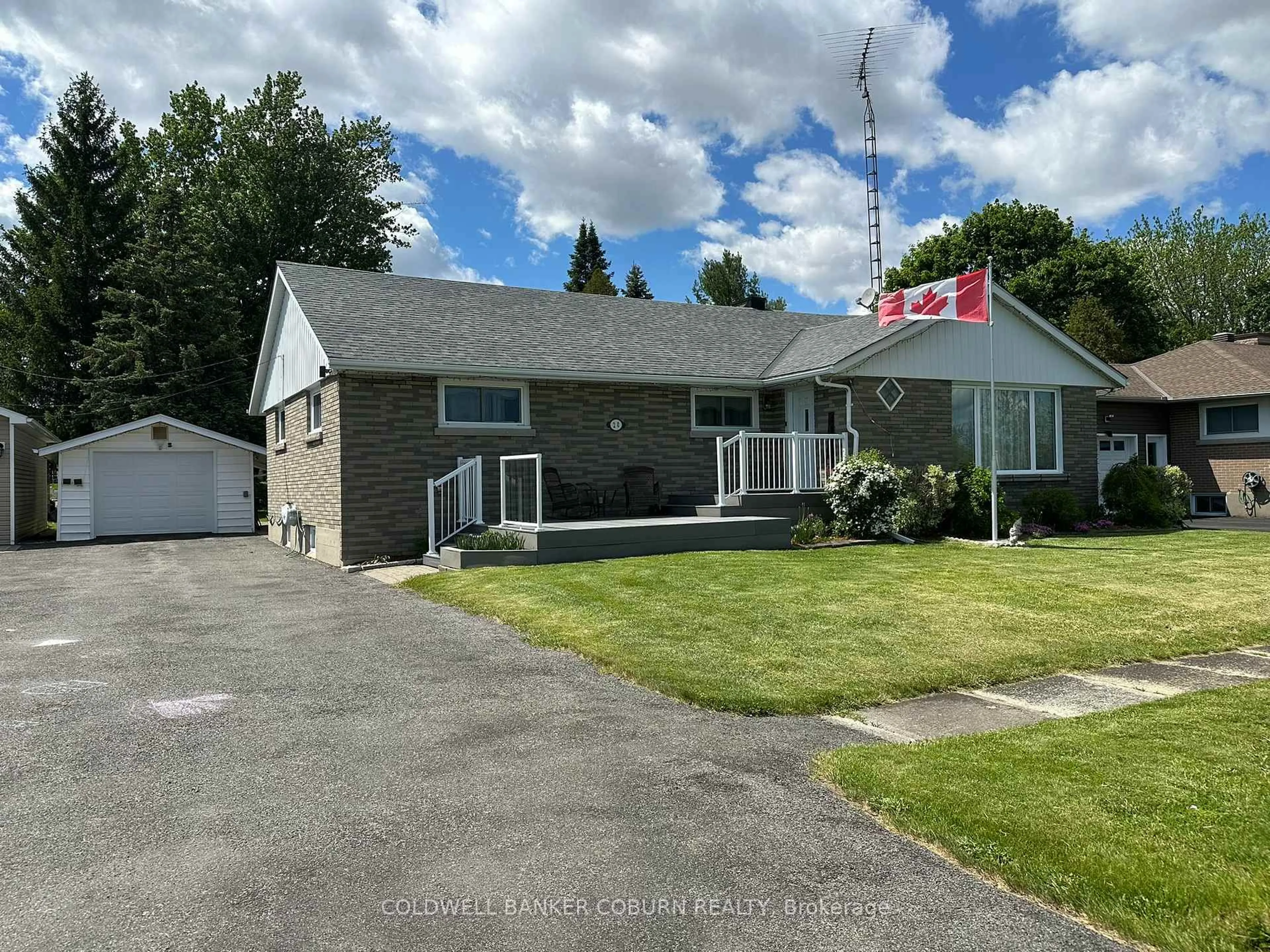 A pic from outside/outdoor area/front of a property/back of a property/a pic from drone, street for 20 Elizabeth Dr, South Dundas Ontario K0E 1K0