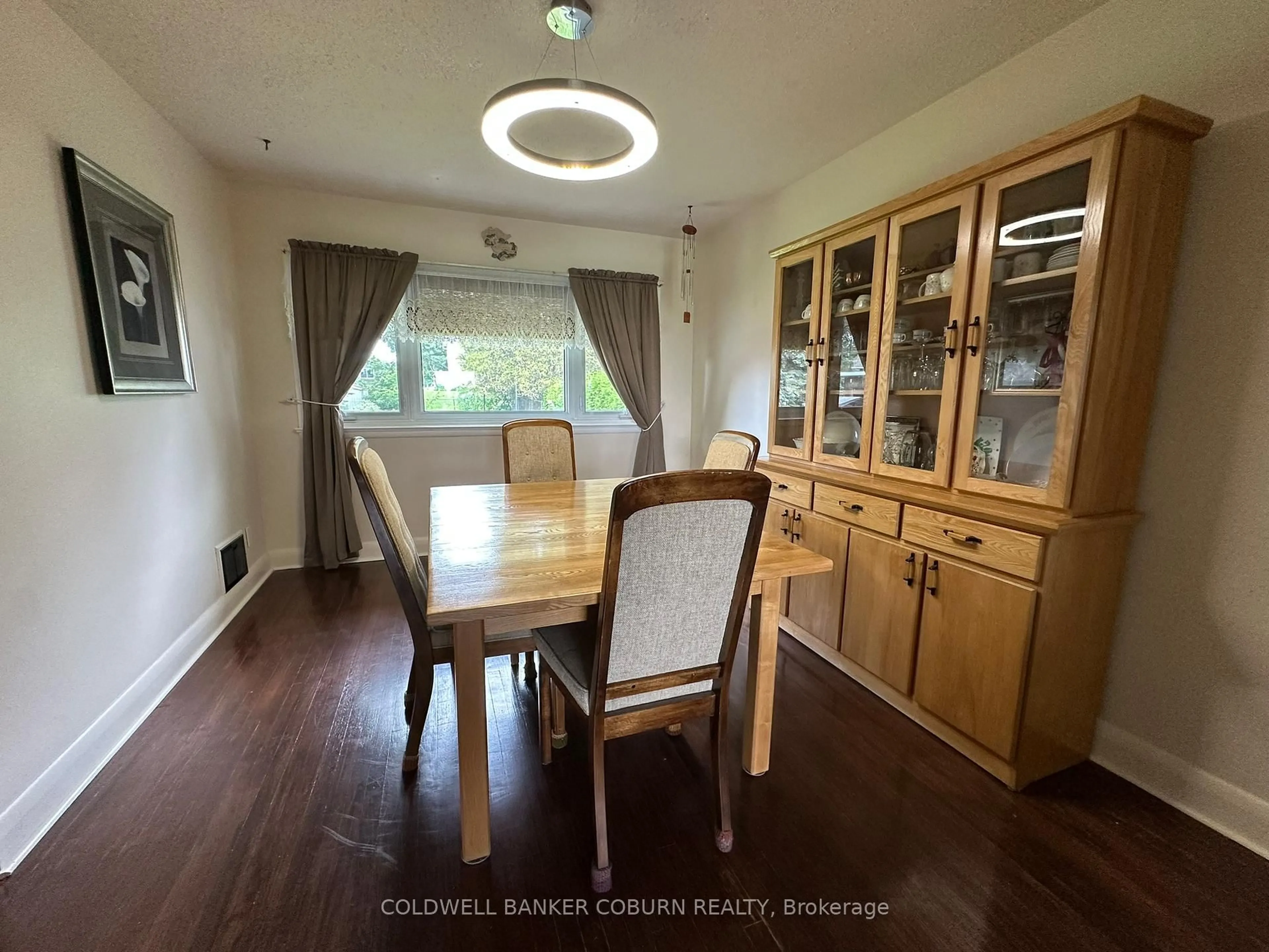 Dining room, wood/laminate floor for 20 Elizabeth Dr, South Dundas Ontario K0E 1K0