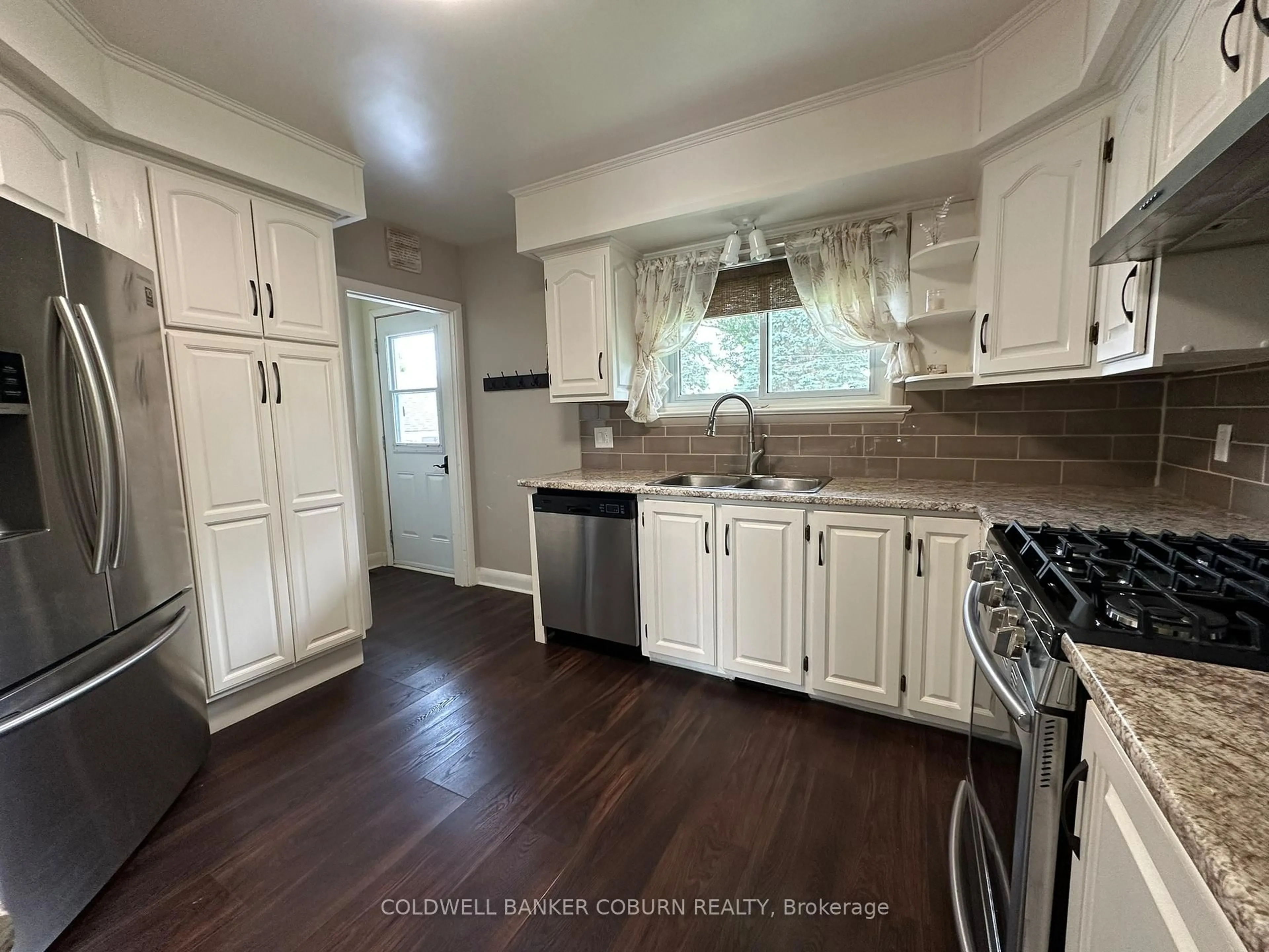 Standard kitchen, unknown for 20 Elizabeth Dr, South Dundas Ontario K0E 1K0