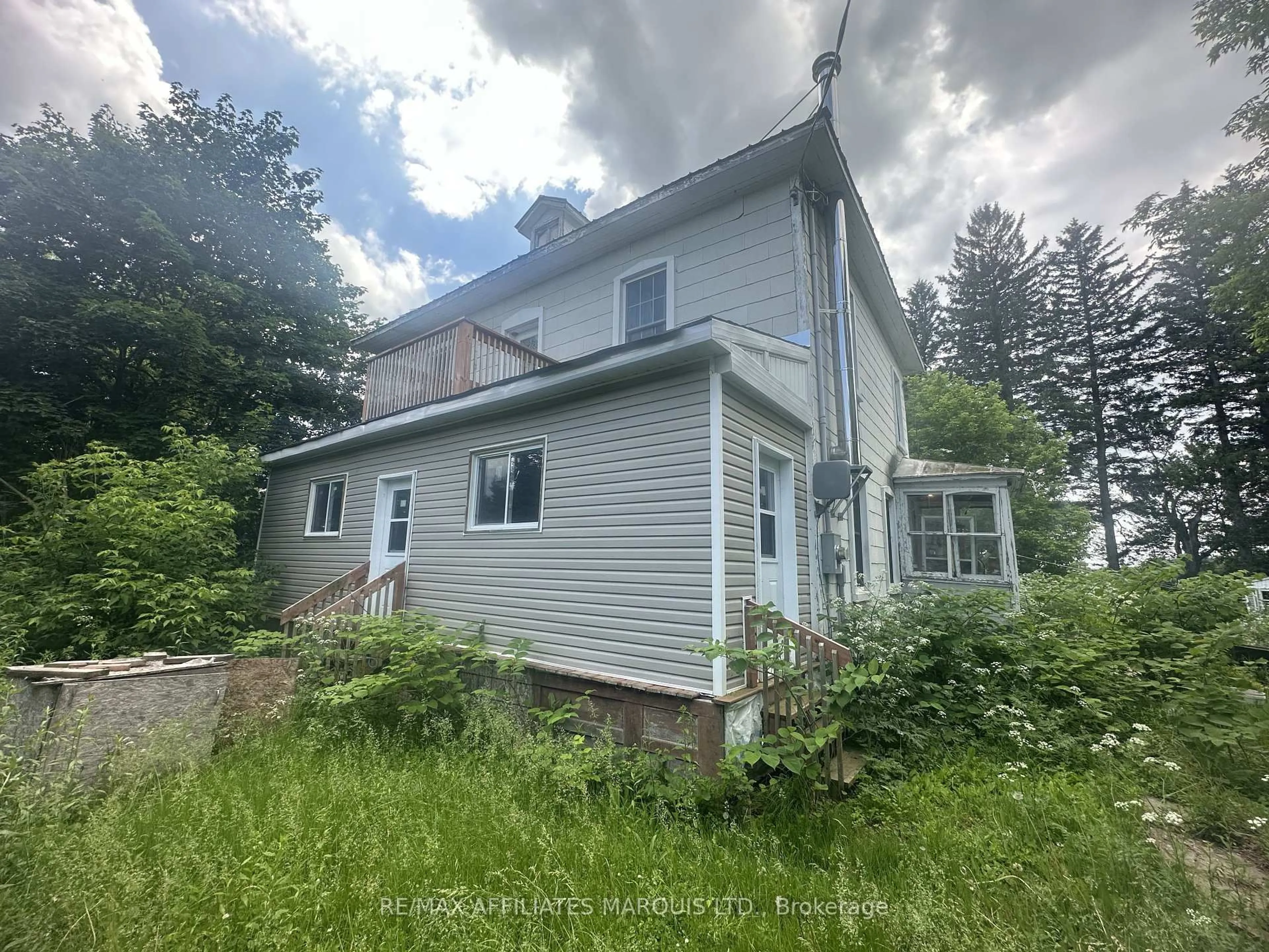 A pic from outside/outdoor area/front of a property/back of a property/a pic from drone, unknown for 5812 County Rd 34 Rd, South Glengarry Ontario K0C 1N0