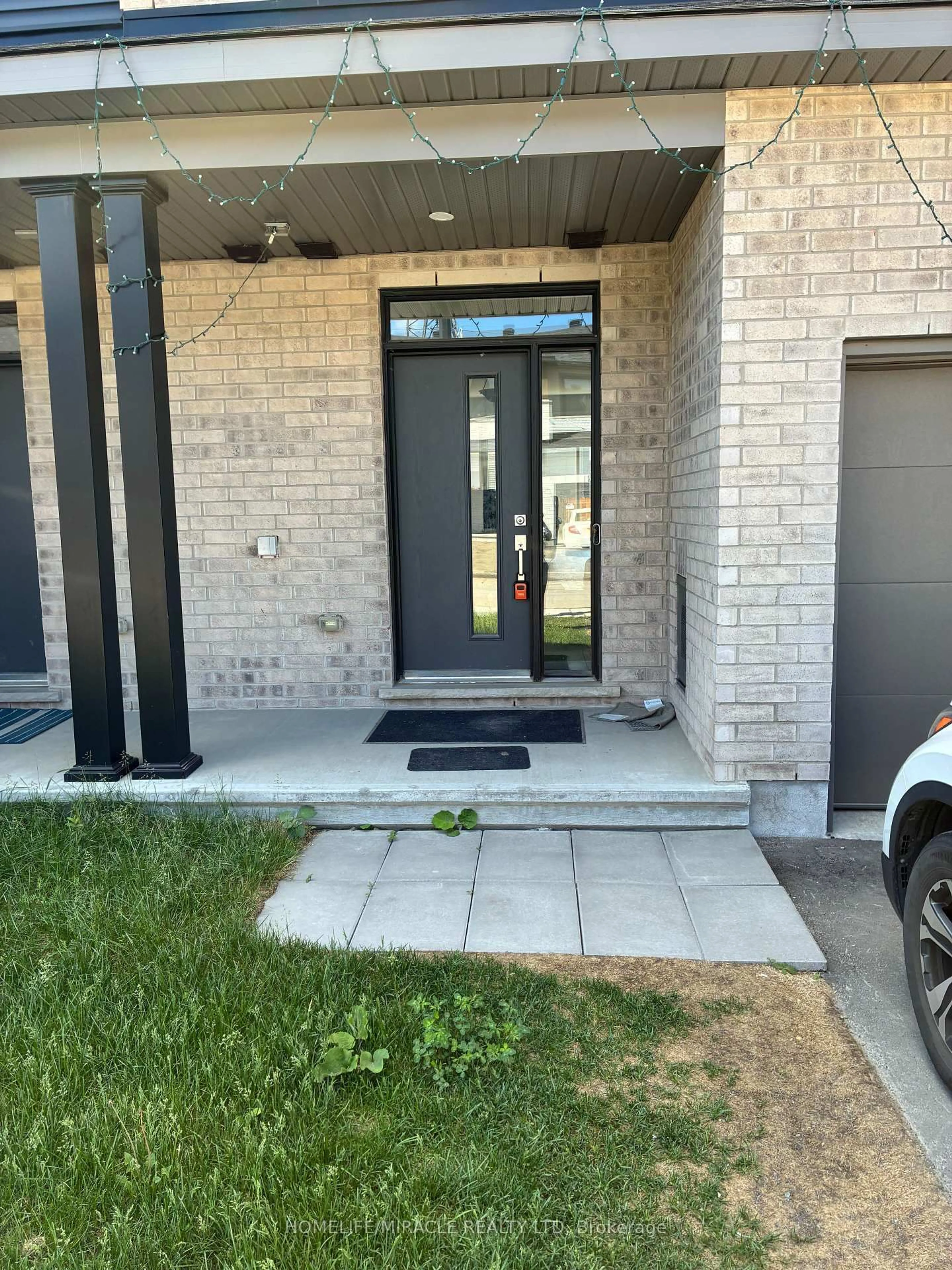 Indoor entryway for 755 Fairline Row, Ottawa Ontario K2V 0M4