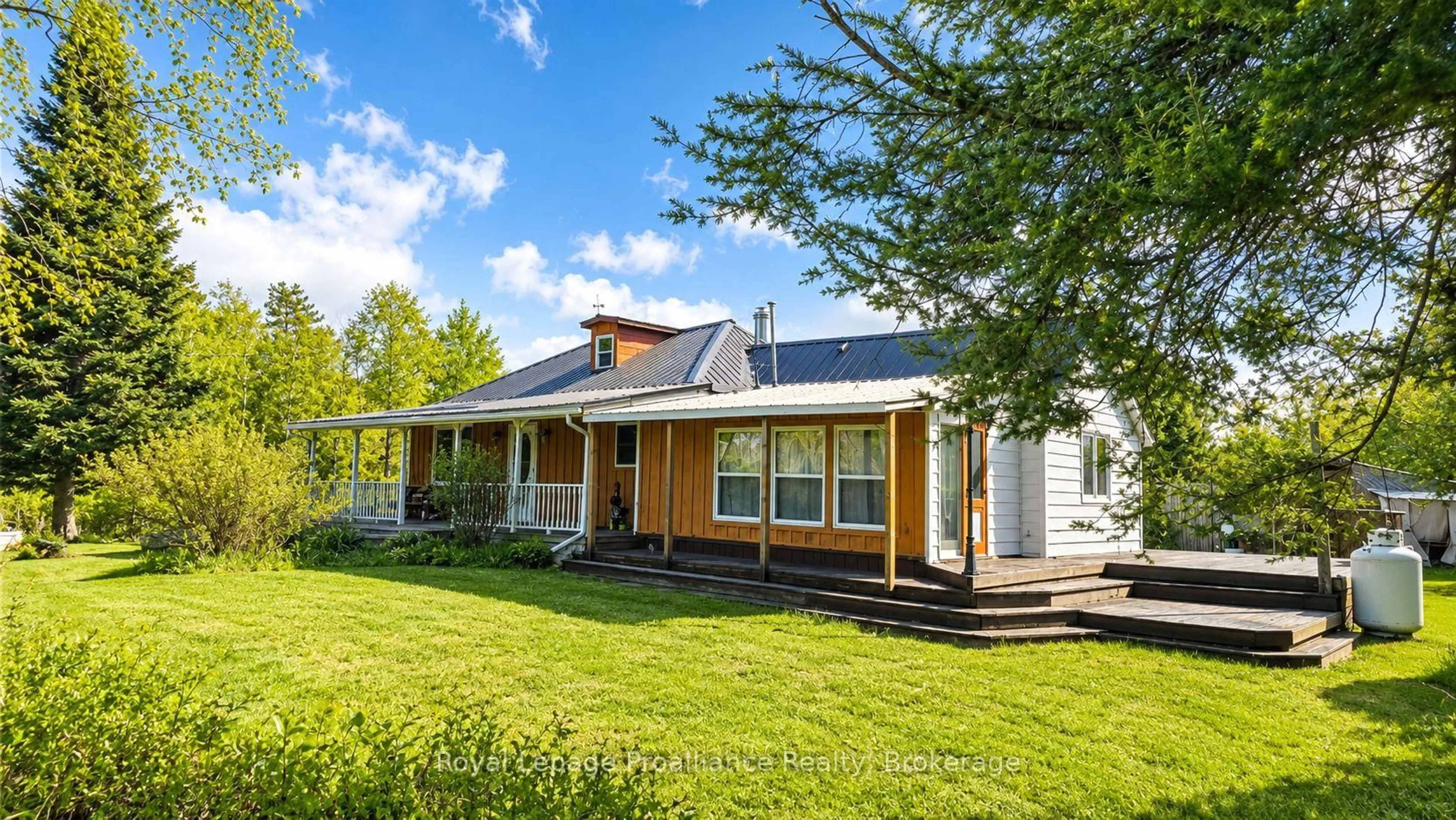 Home with vinyl exterior material, building for 276 5th Concession Rd, Kaladar Ontario K0H 1P0