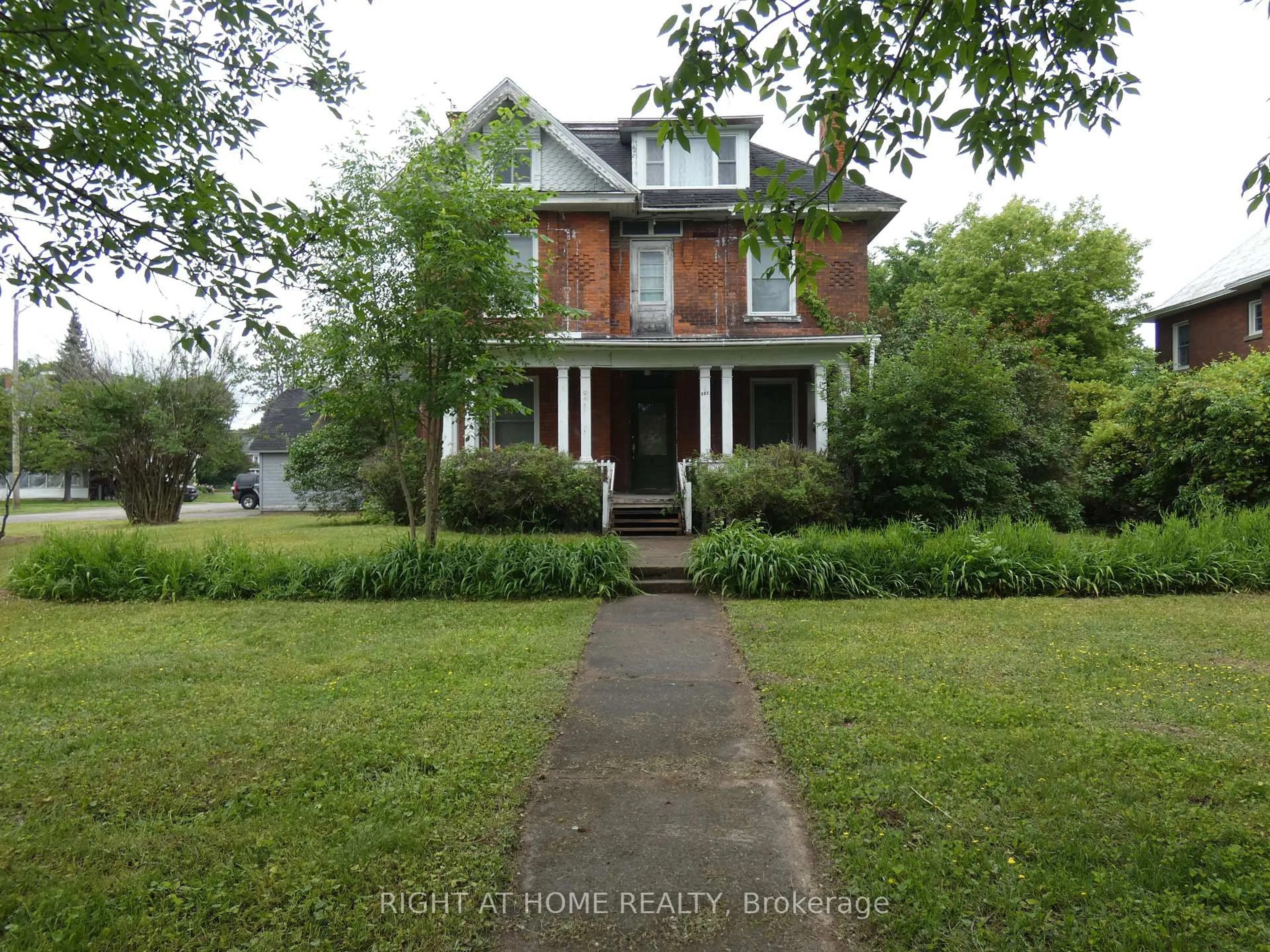 Unknown for 142 Holditch St, West Nipissing Ontario P2B 1S5