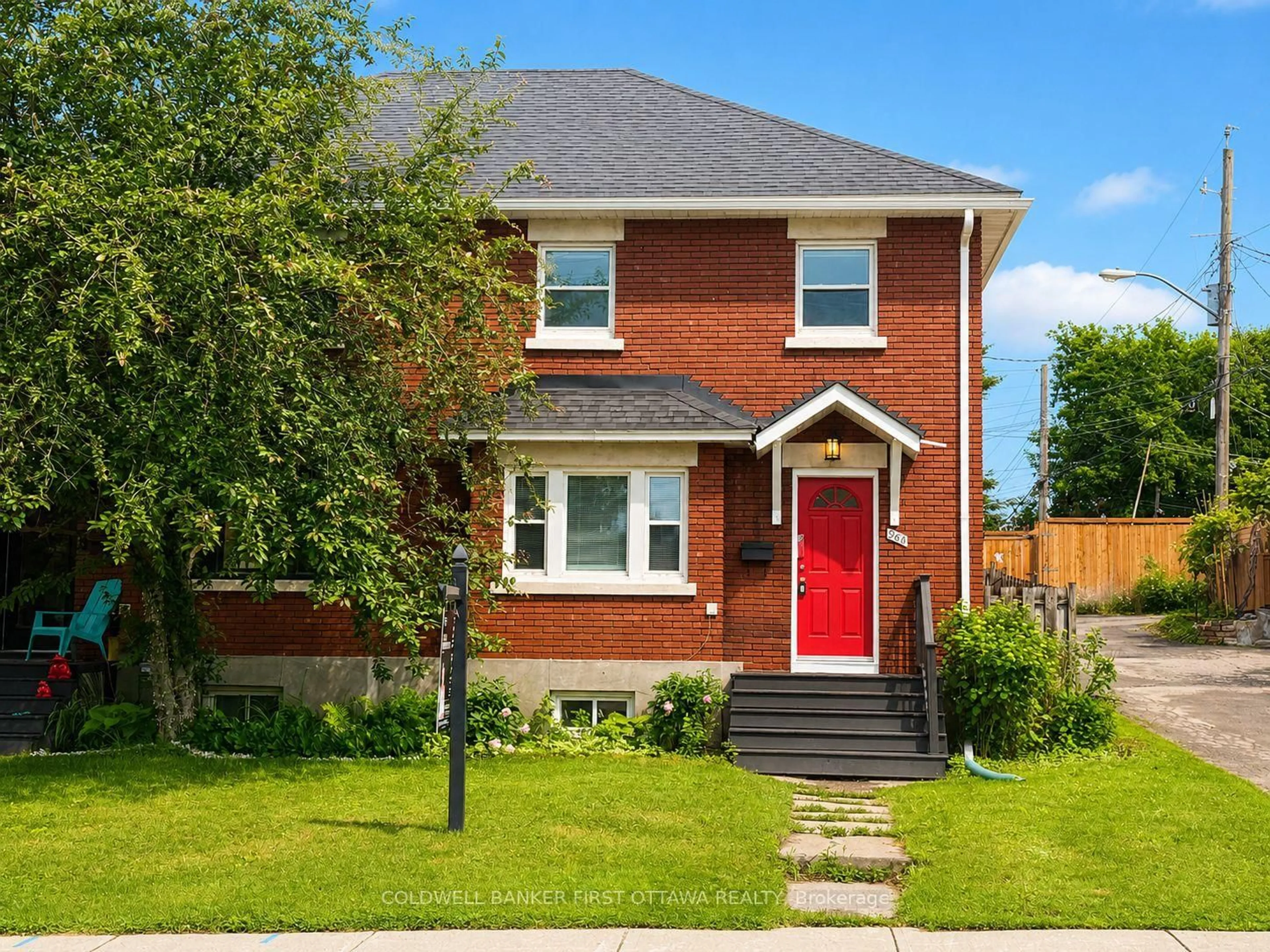 Home with brick exterior material, street for 968 Gladstone Ave, Ottawa Ontario K1Y 3E7