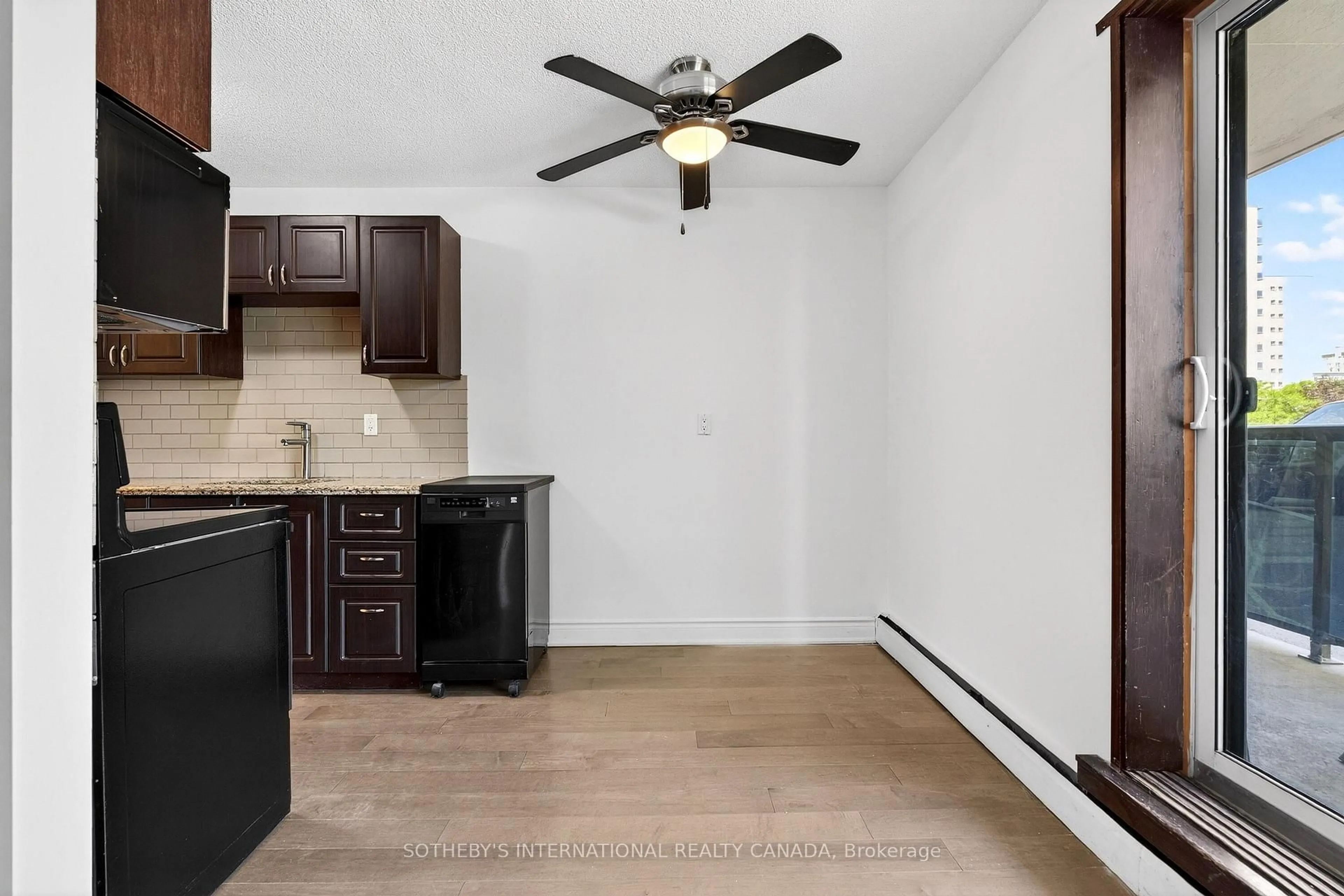 A pic of a room for 81 Charlton Ave #103, Hamilton Ontario L8N 1Y7