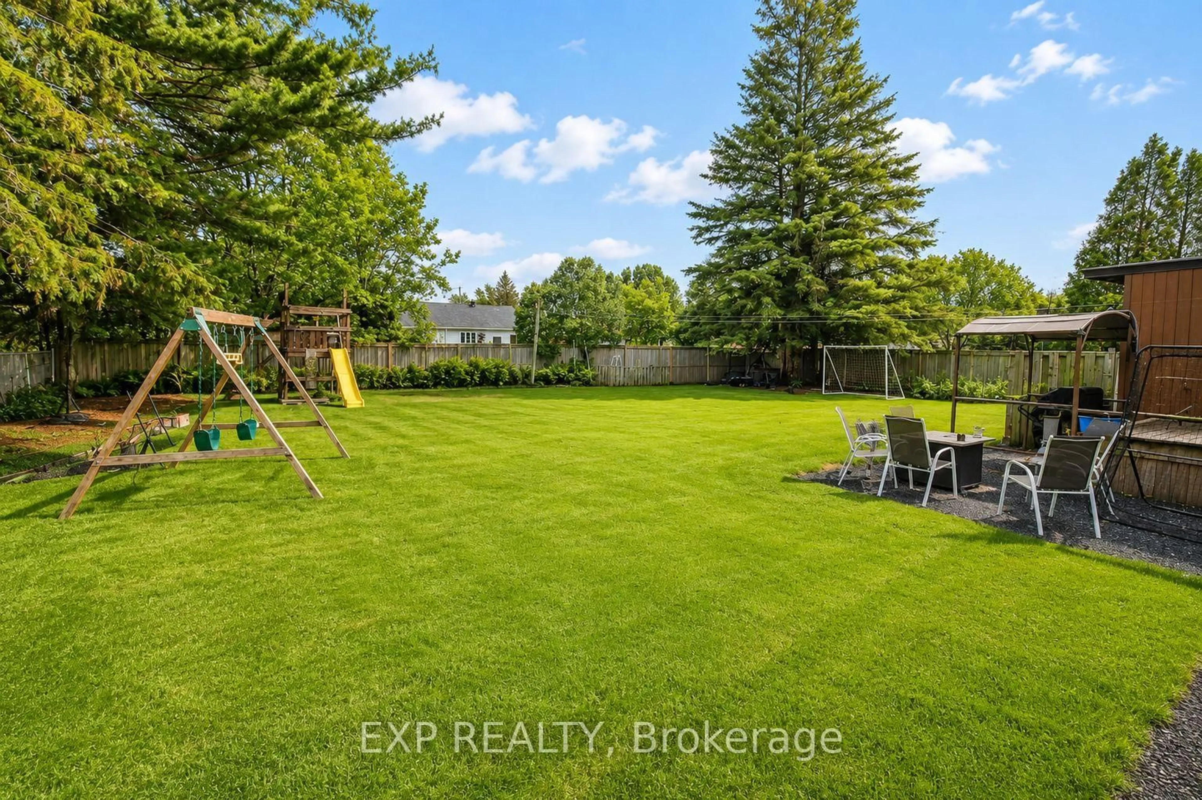 Patio, unknown for 832 Tollgate Rd, Cornwall Ontario K6H 5R6