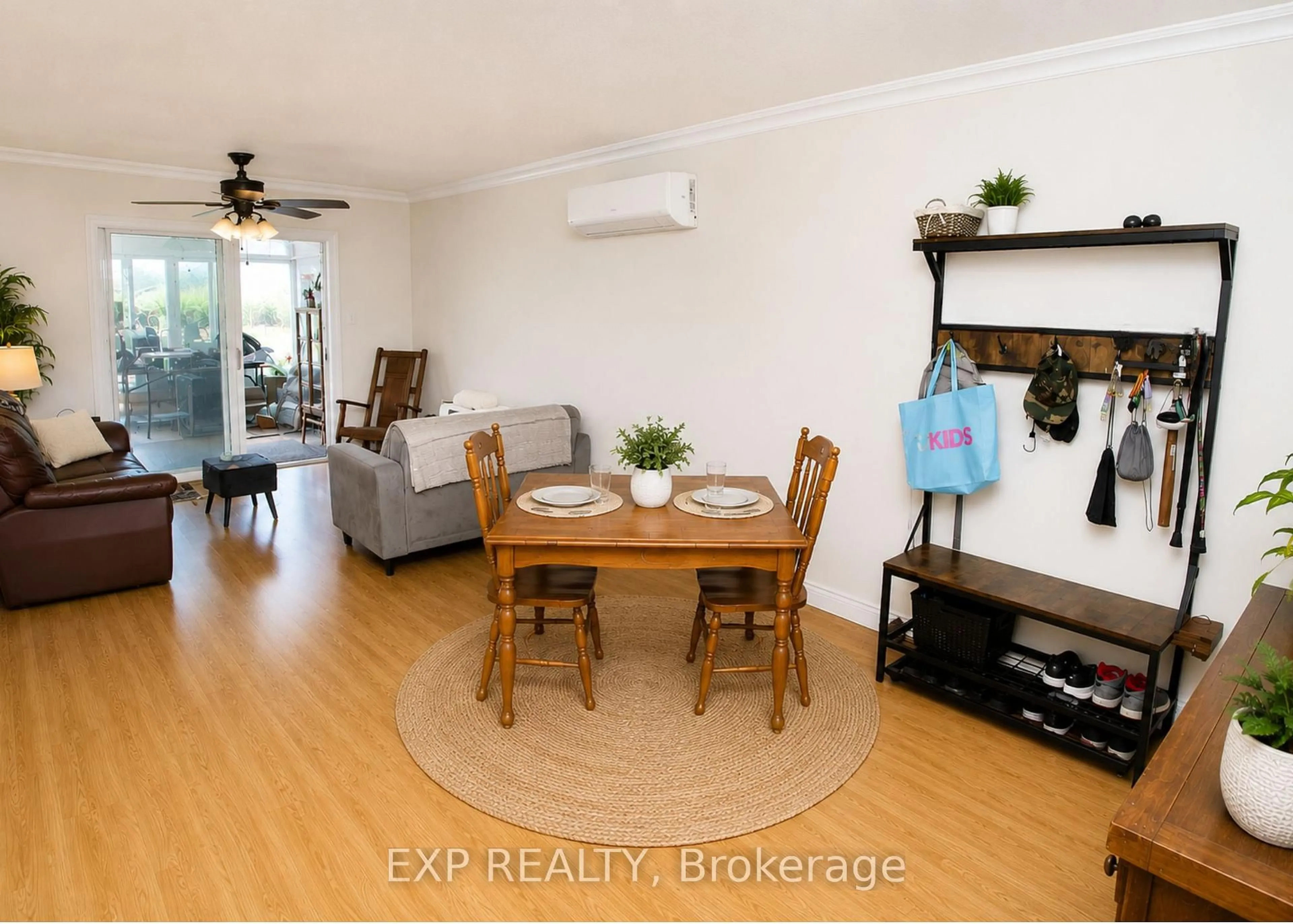 A pic of a room for 832 Tollgate Rd, Cornwall Ontario K6H 5R6