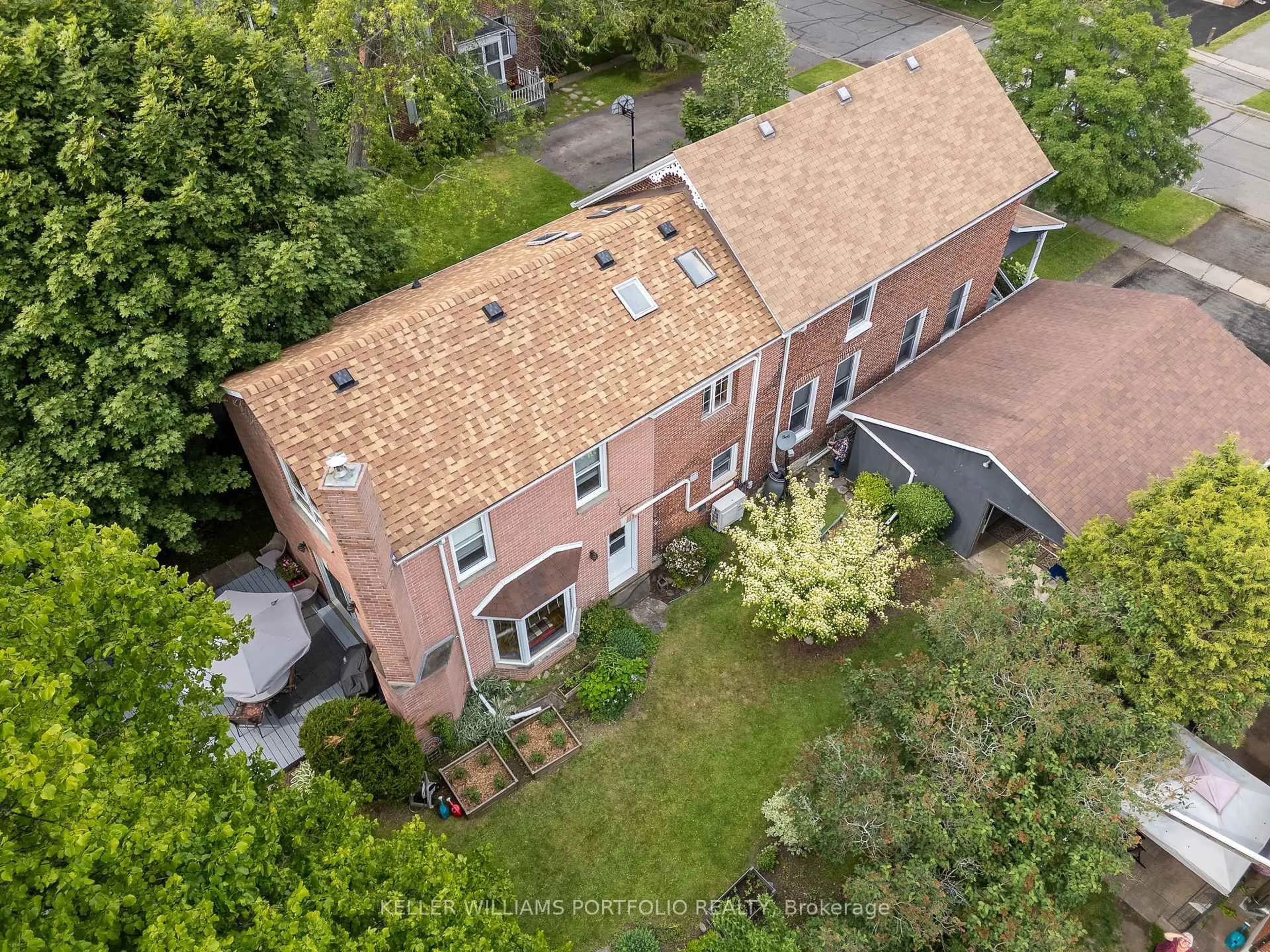 A pic from outside/outdoor area/front of a property/back of a property/a pic from drone, street for 191 Stuart St, Cobourg Ontario K9A 2Y1