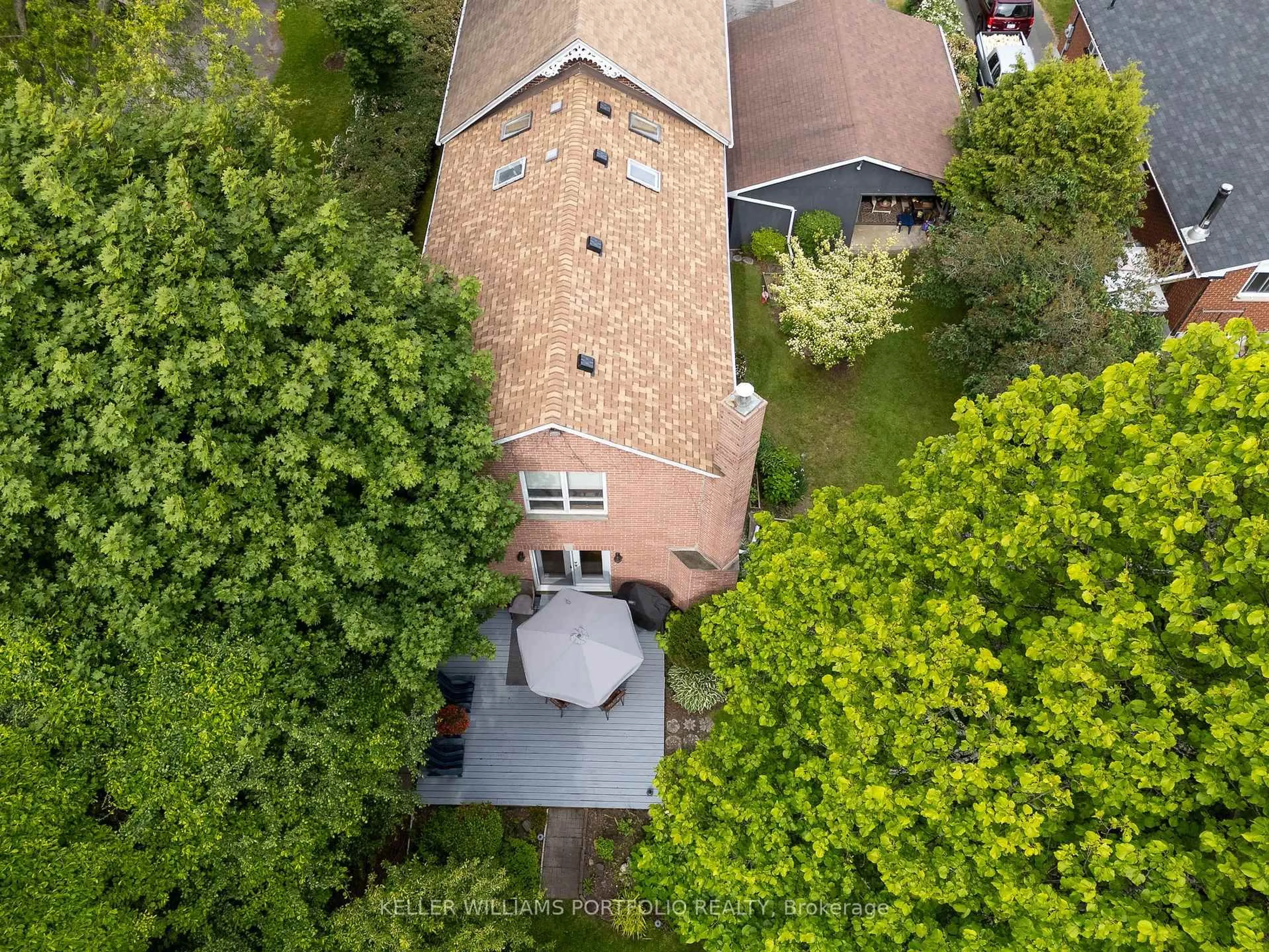 A pic from outside/outdoor area/front of a property/back of a property/a pic from drone, street for 191 Stuart St, Cobourg Ontario K9A 2Y1