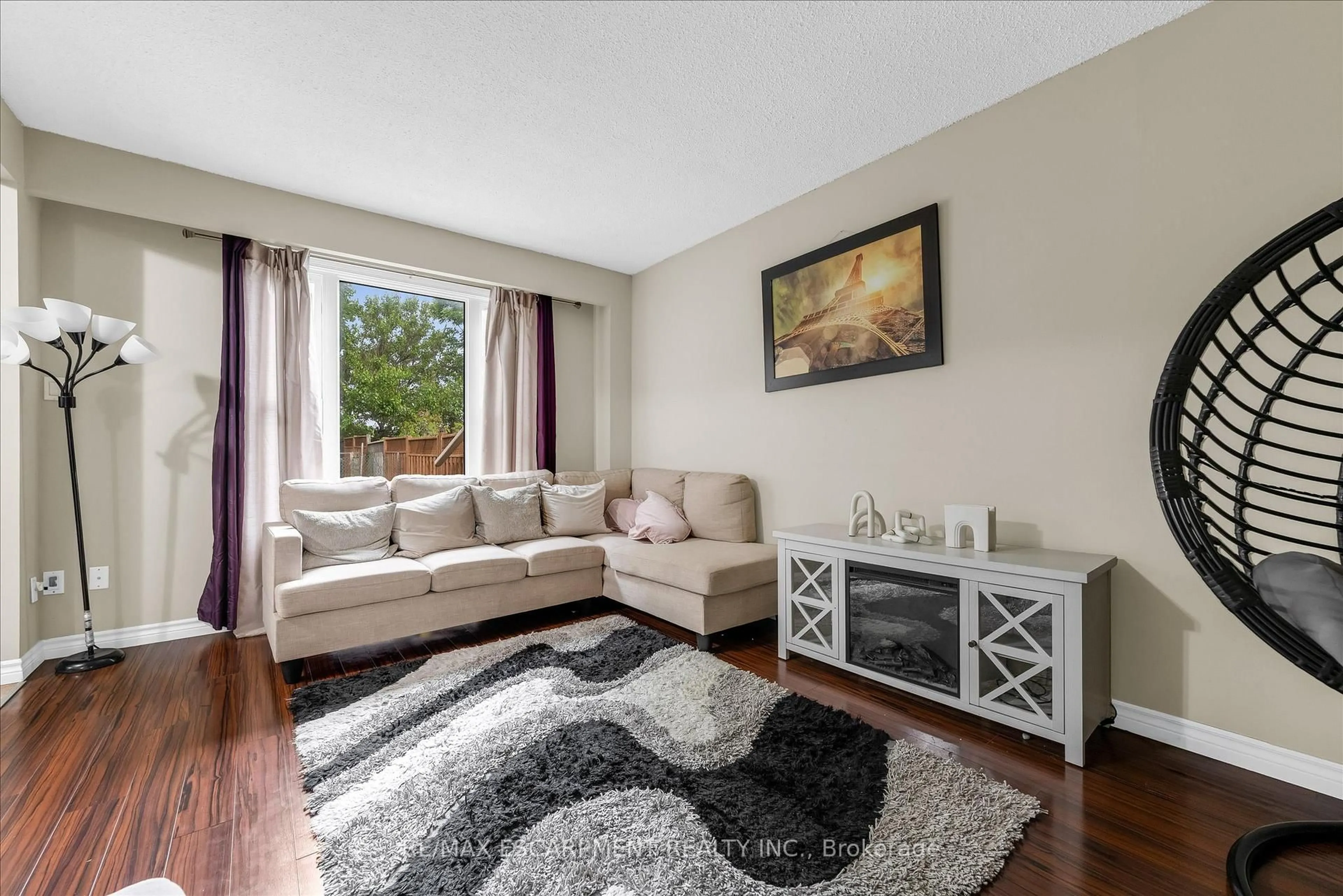 Living room with furniture, unknown for 86 Golden Orchard Rd, Hamilton Ontario L9C 6J5