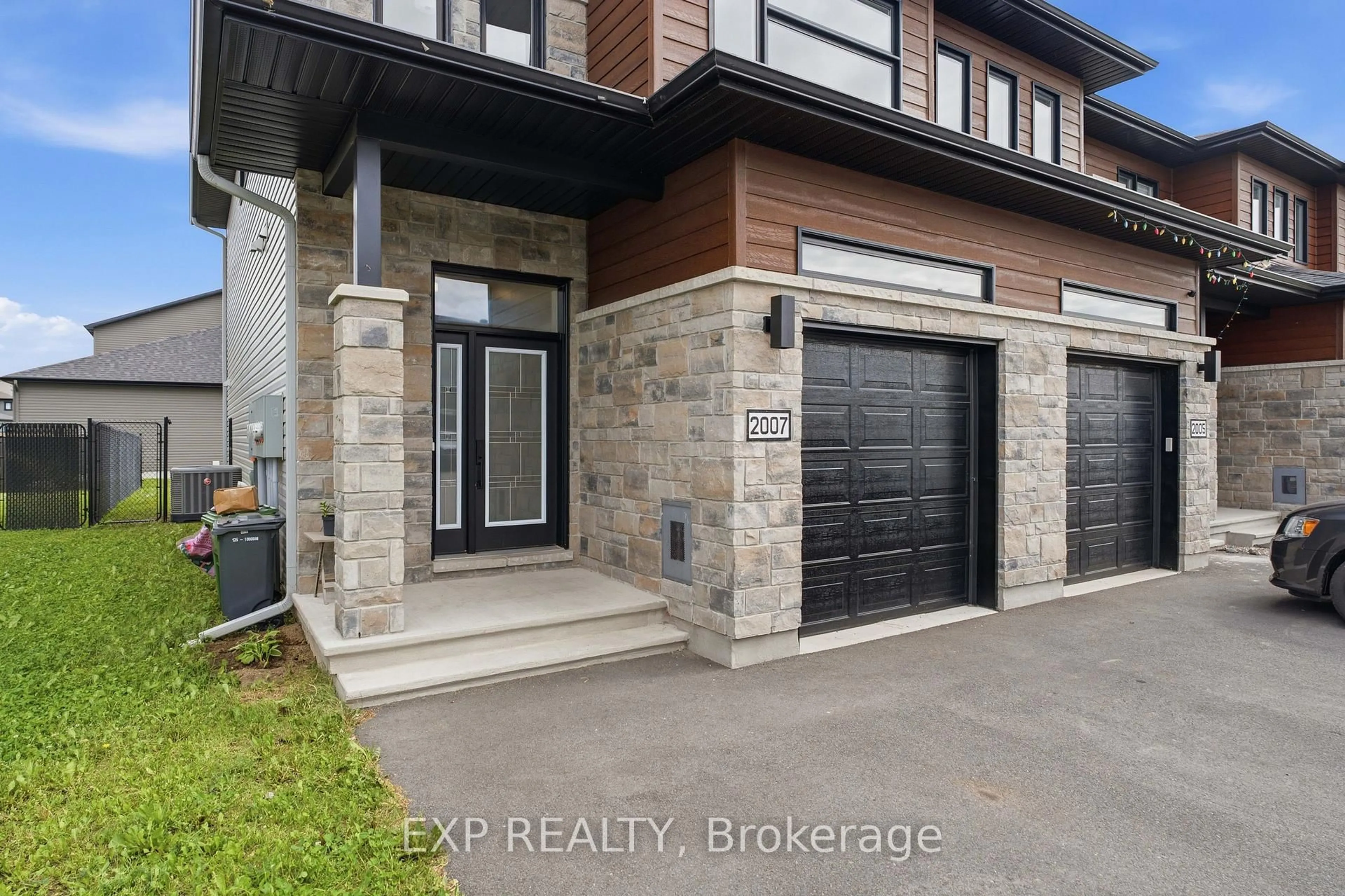 Home with brick exterior material, street for 2007 Berne St, Russell Ontario K0A 1W0