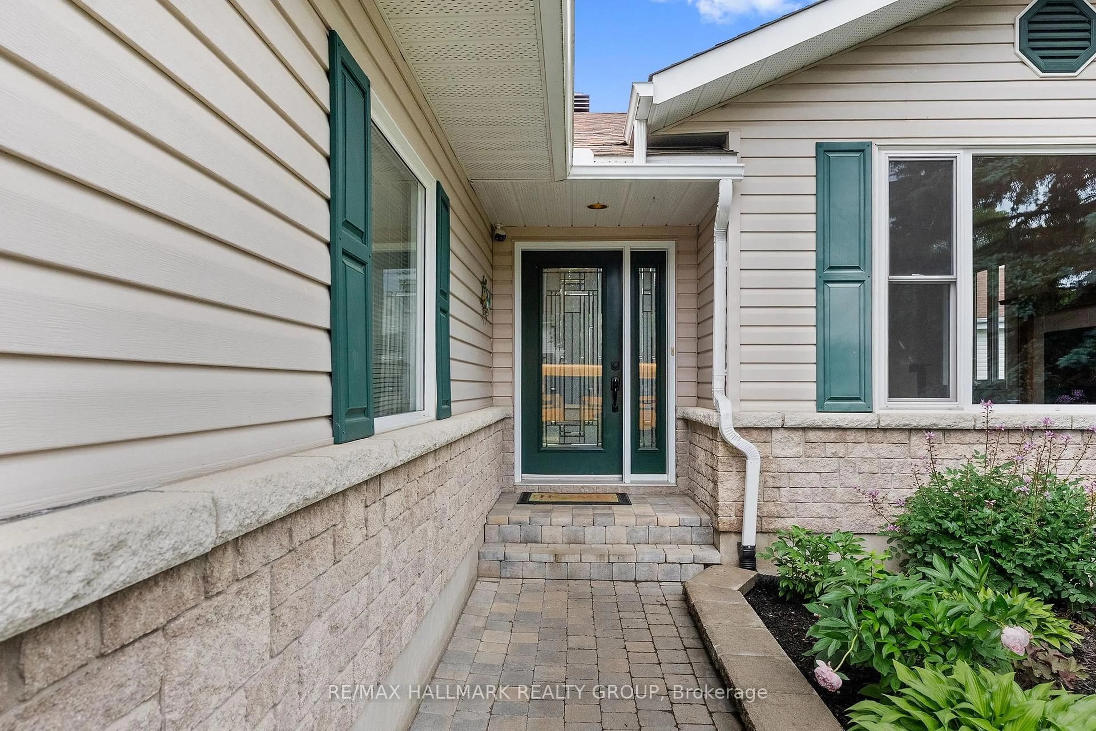 Unknown for 236 Vanier Cres, Renfrew Ontario K7V 4M9