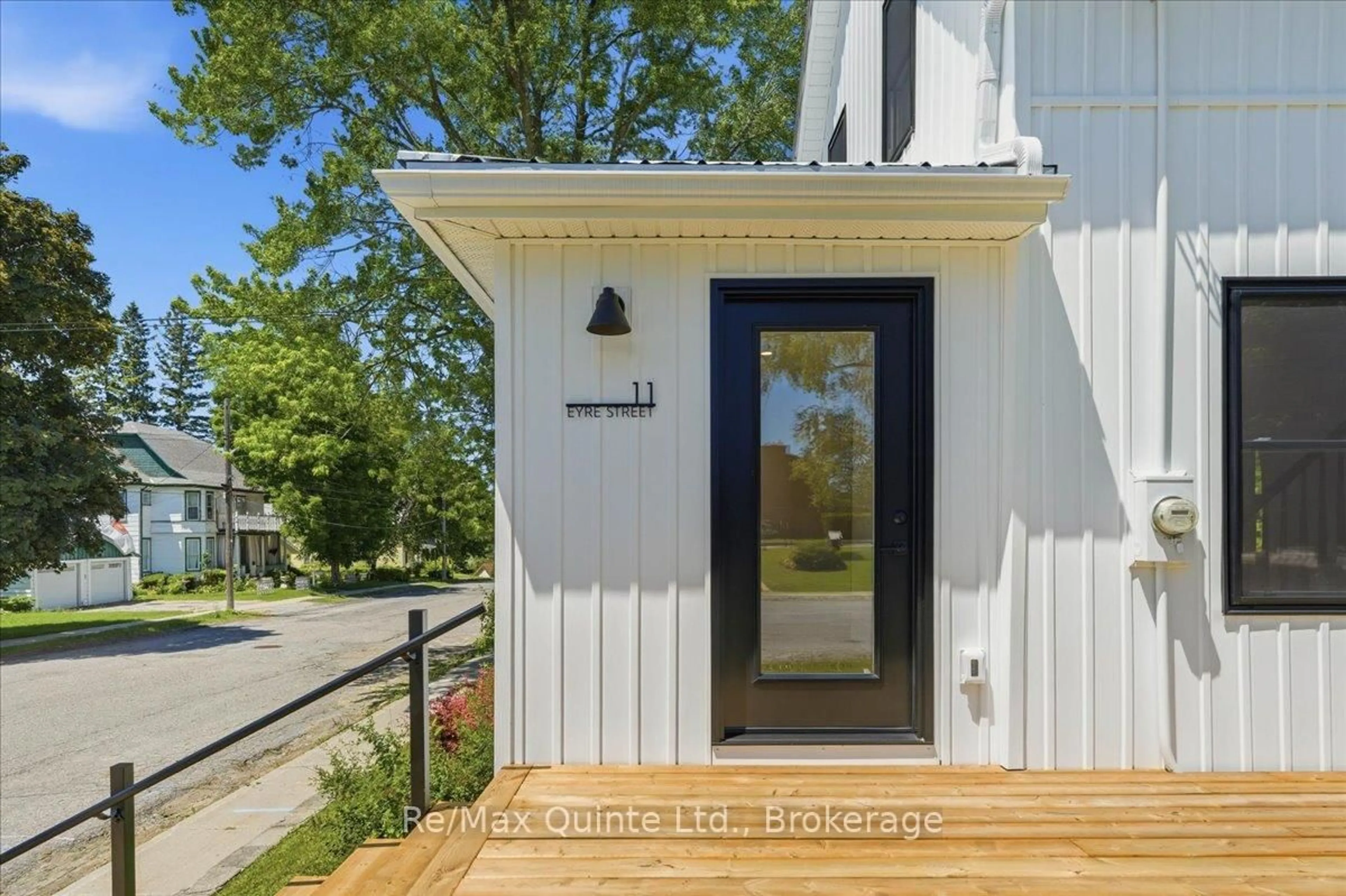 Unknown for 11 Eyre St, Prince Edward County Ontario K0K 2T0