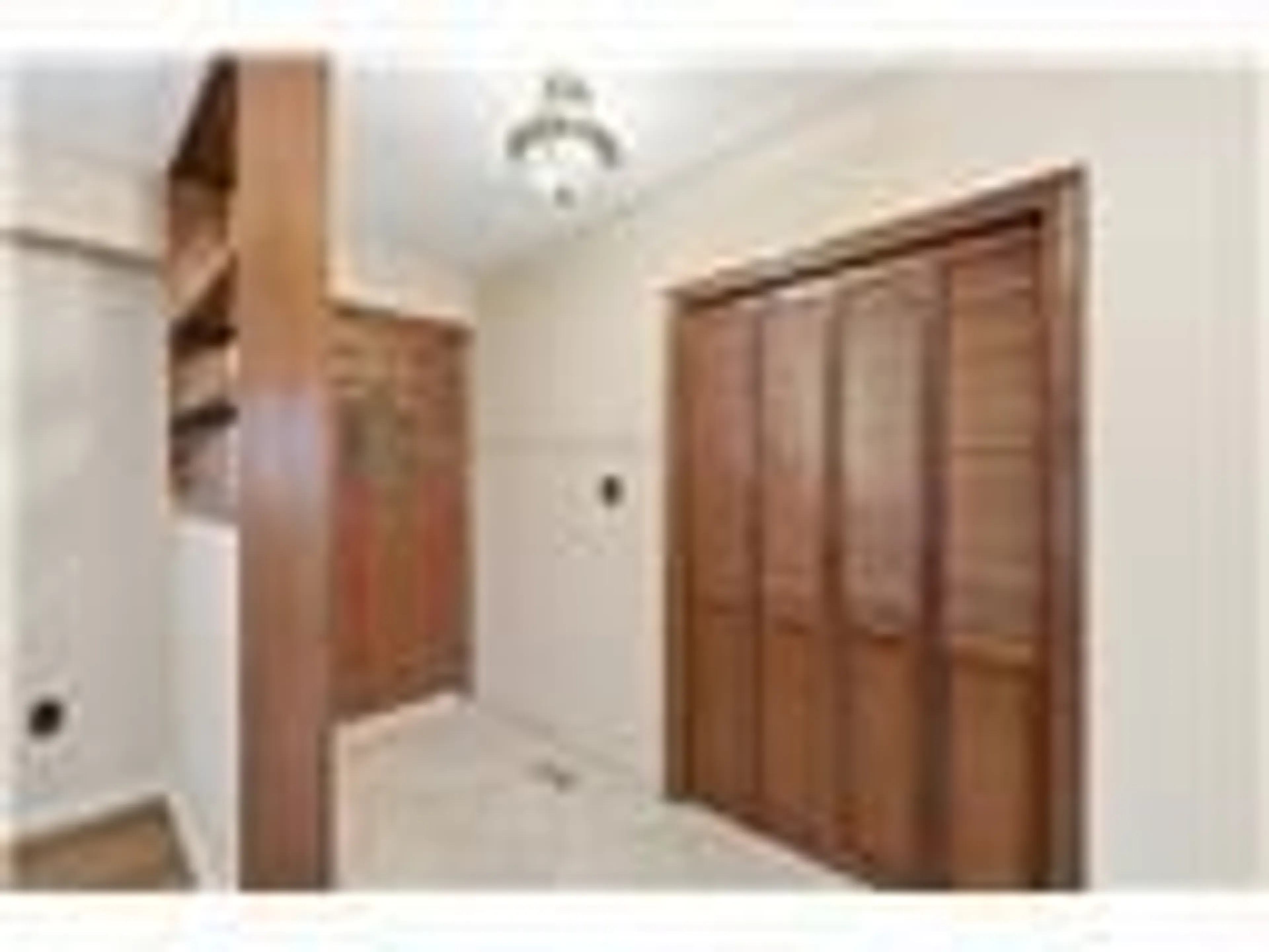 Storage room or clothes room or walk-in closet for 31 Sycamore St, Hamilton Ontario L8T 3N6