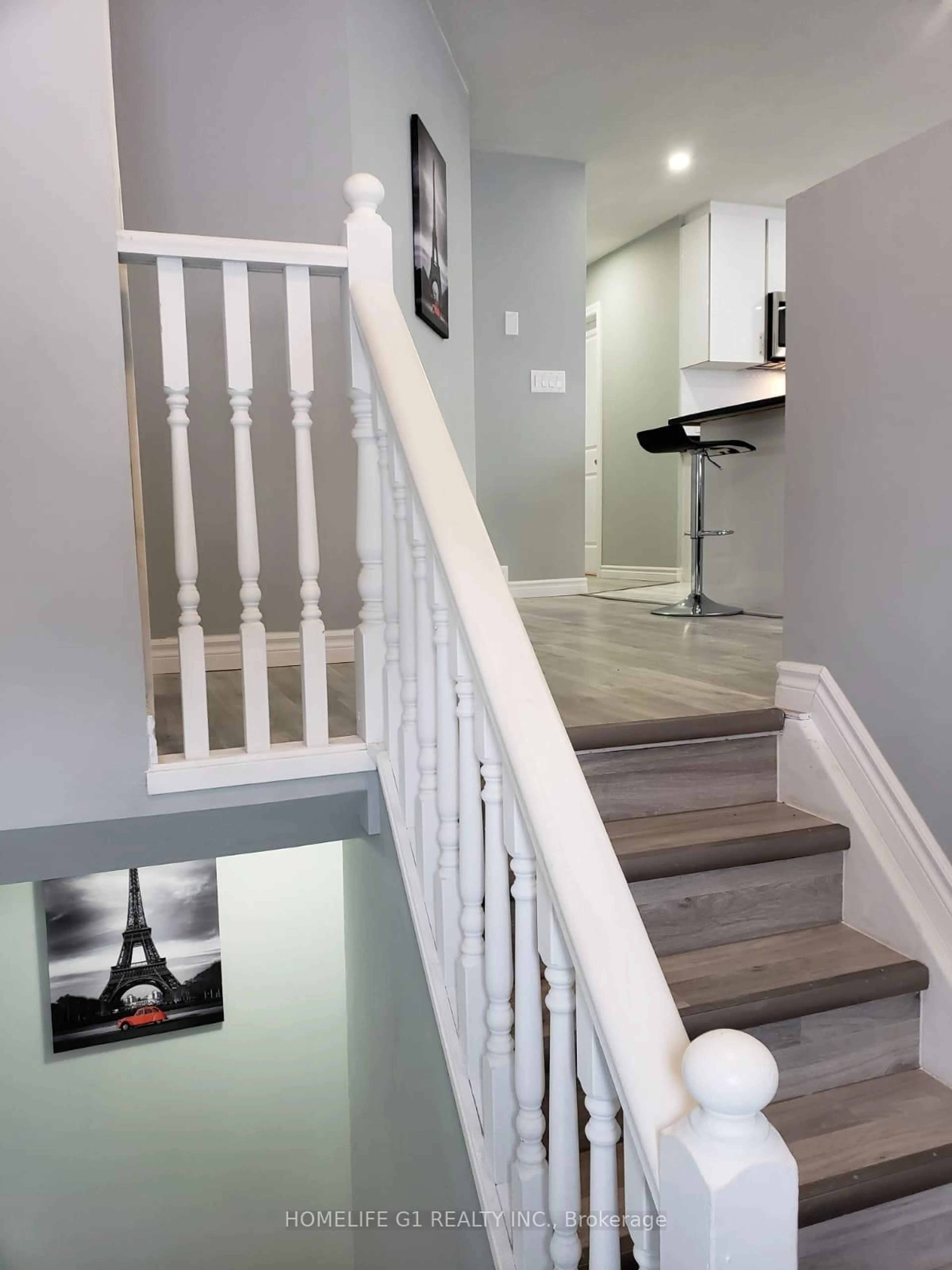 Stairs for 137 Columbia Ave, London North Ontario N6H 2K3