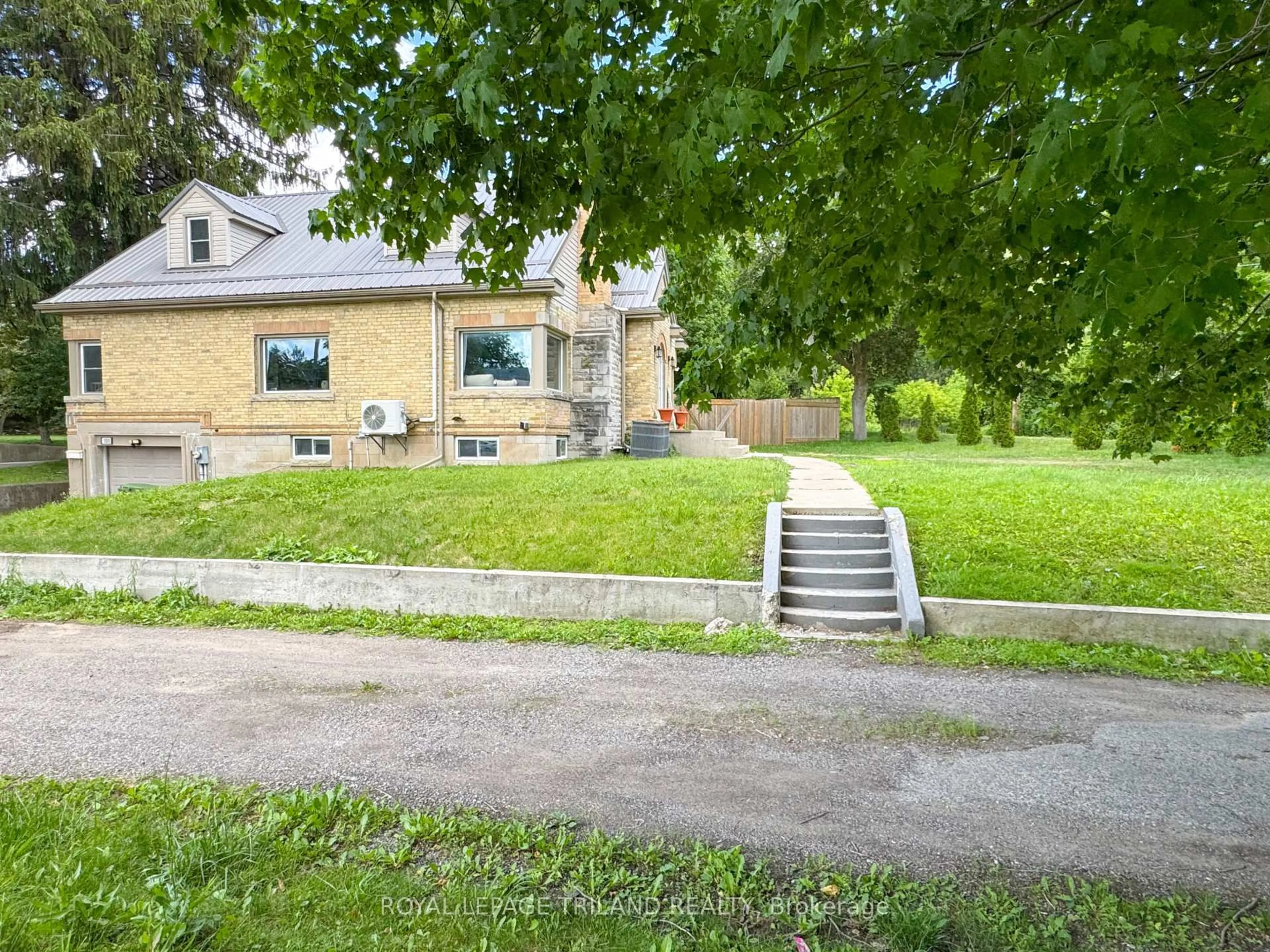Unknown for 100 SUNSET Dr, St. Thomas Ontario N5R 3B6
