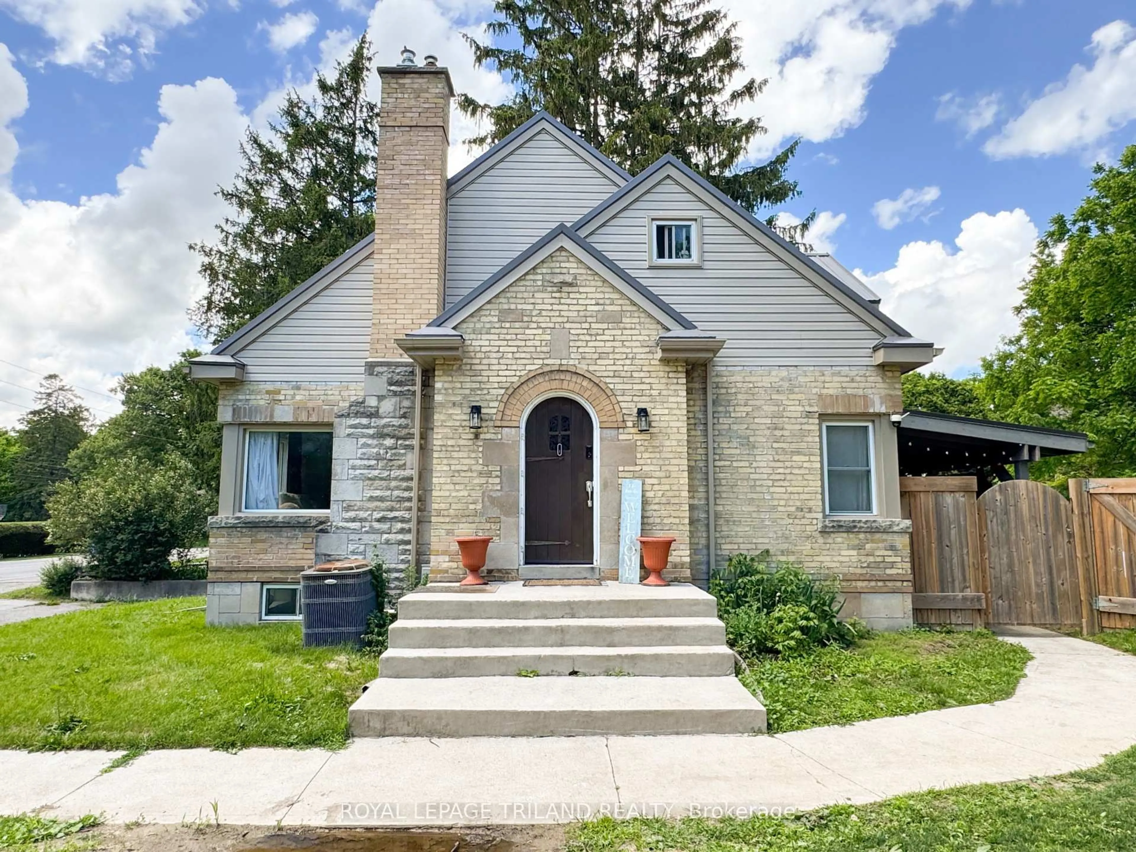 Home with brick exterior material, street for 100 SUNSET Dr, St. Thomas Ontario N5R 3B6