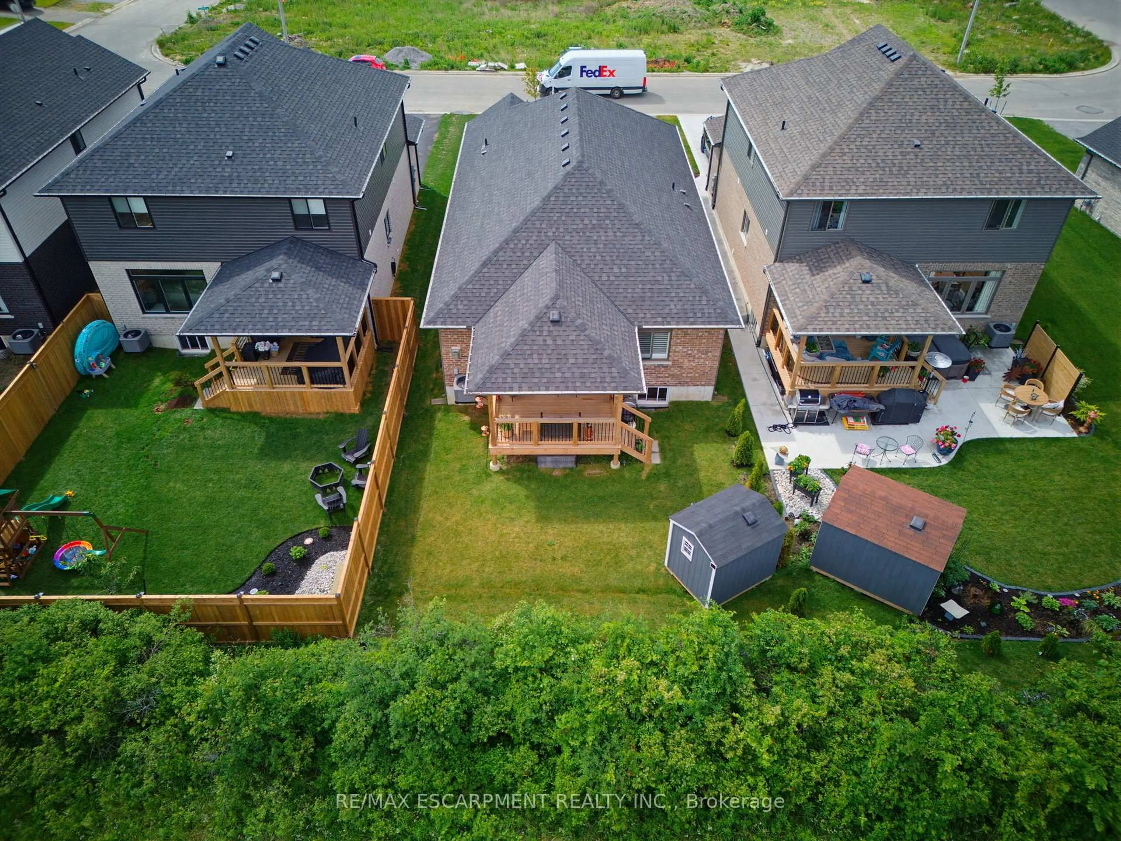 A pic from outside/outdoor area/front of a property/back of a property/a pic from drone, unknown for 131 Craddock Blvd, Haldimand Ontario N0A 1J0