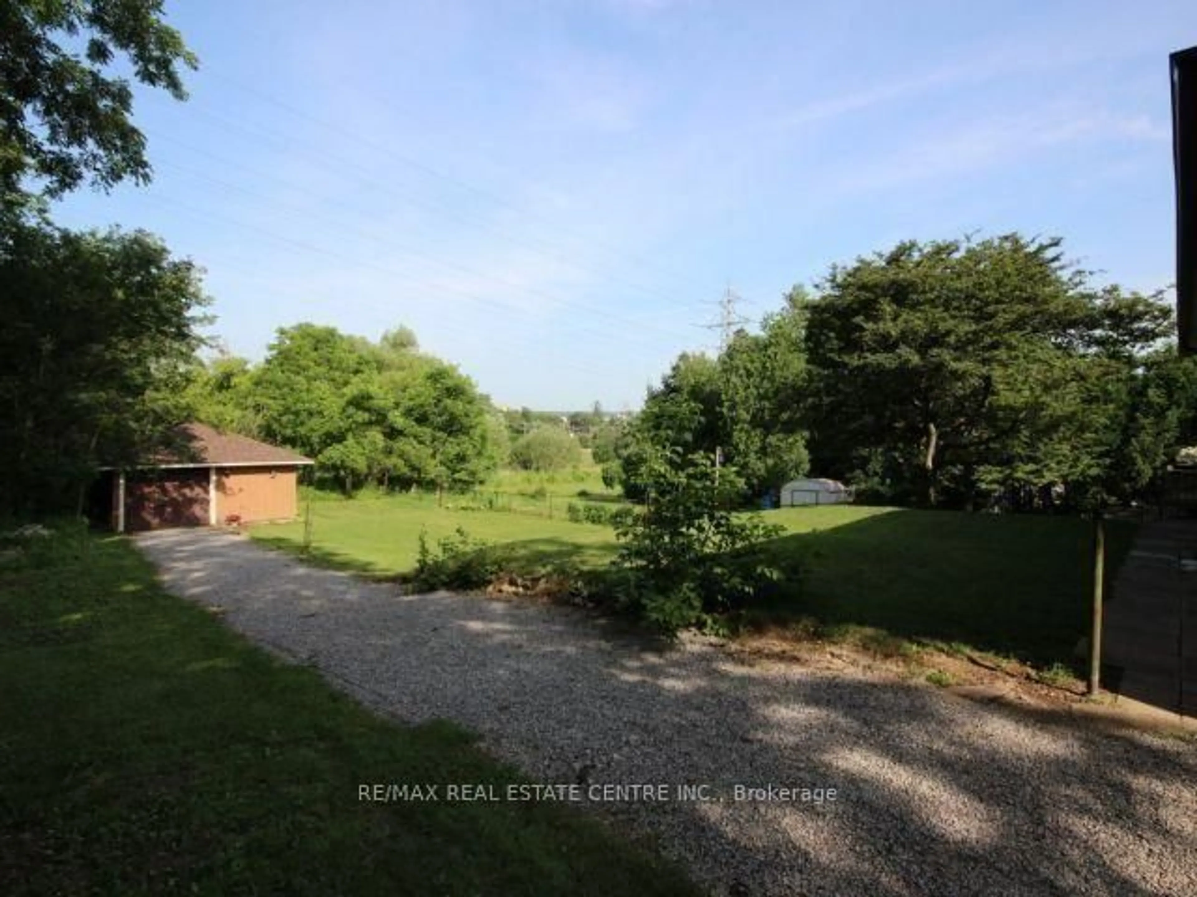 A pic from outside/outdoor area/front of a property/back of a property/a pic from drone, water/lake/river/ocean view for 44 Brodick St, Hamilton Ontario L8S 3E4