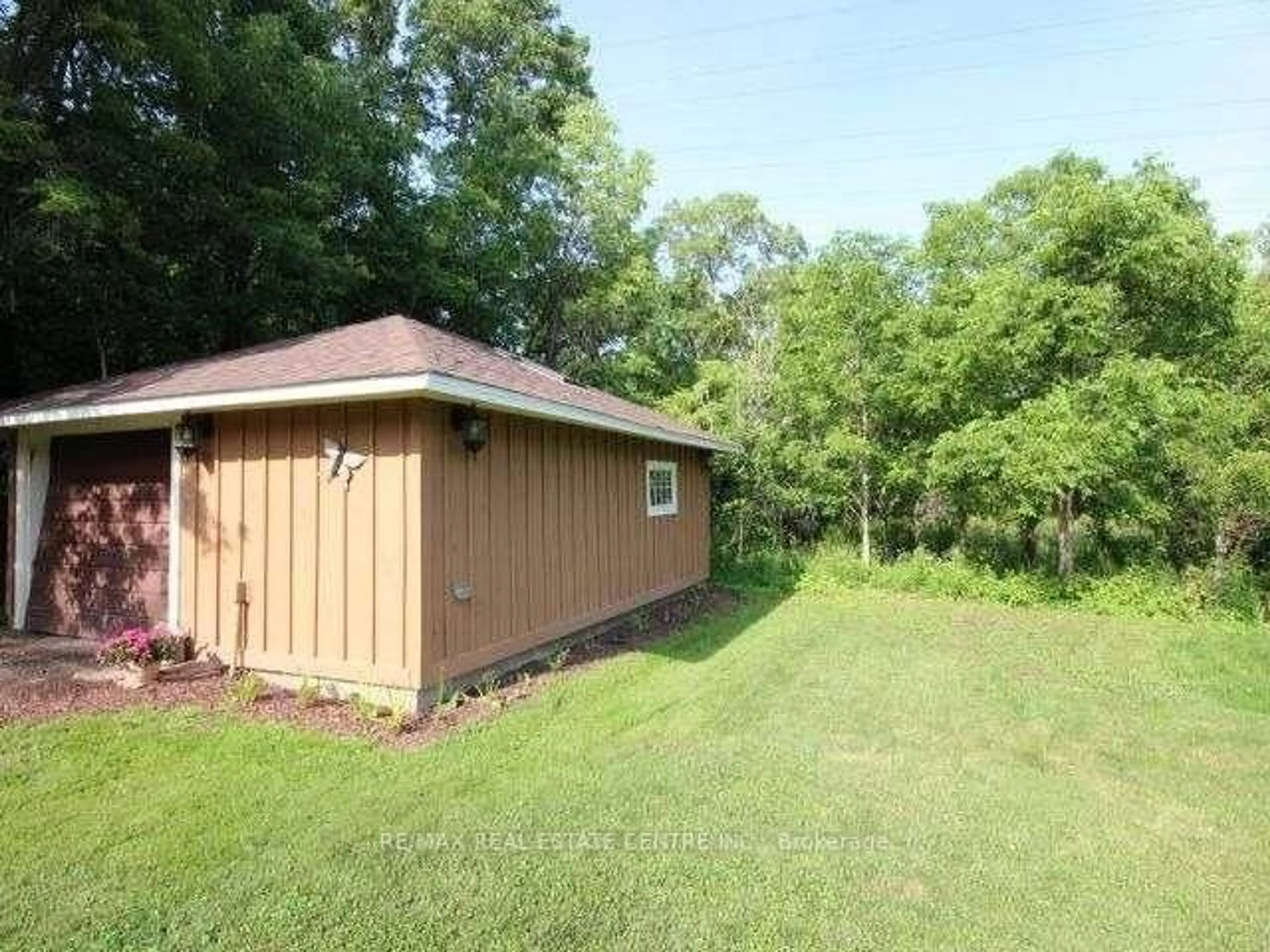Shed for 44 Brodick St, Hamilton Ontario L8S 3E4