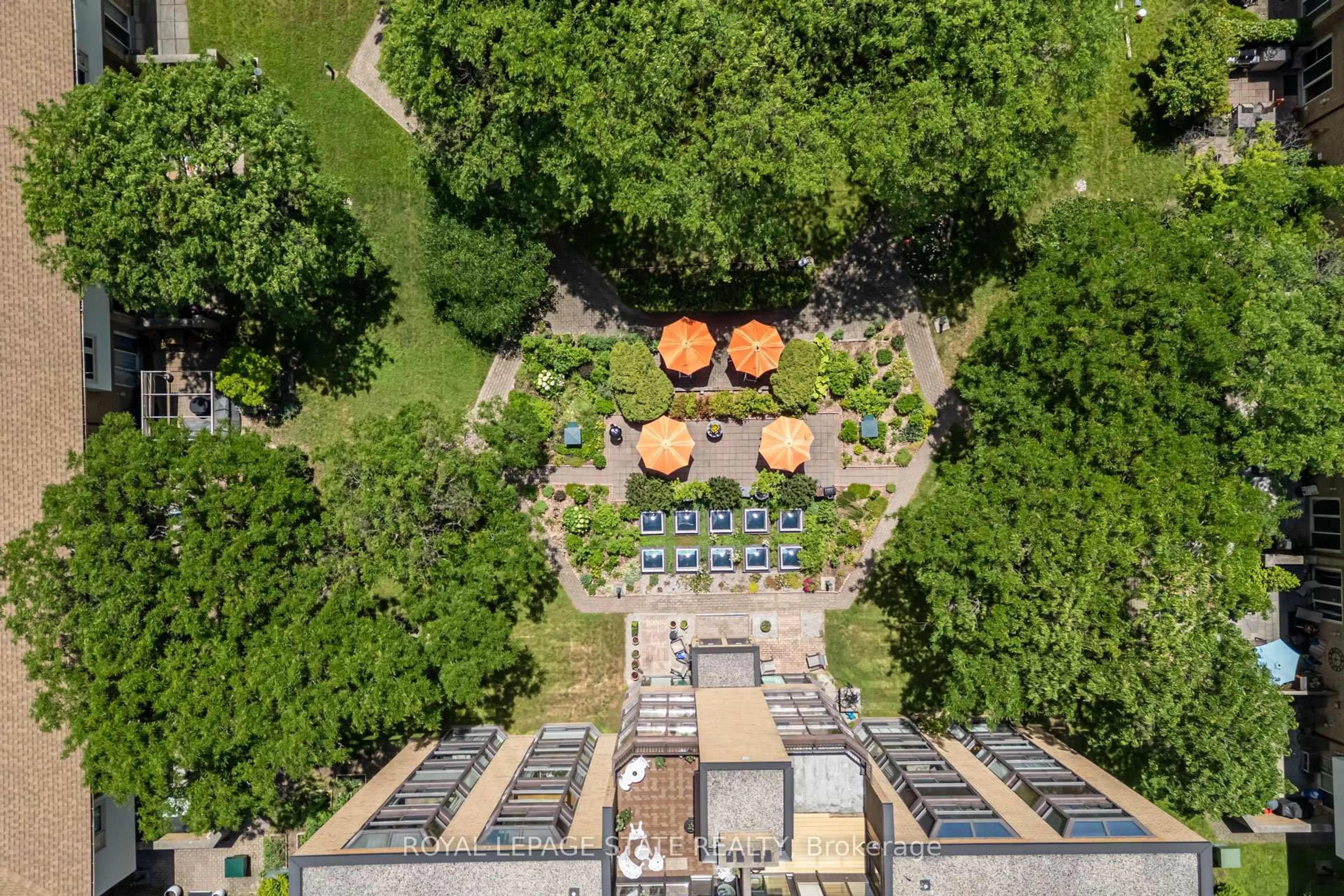A pic from outside/outdoor area/front of a property/back of a property/a pic from drone, city buildings view from balcony for 197 Duke St #503, Hamilton Ontario L8P 4V4