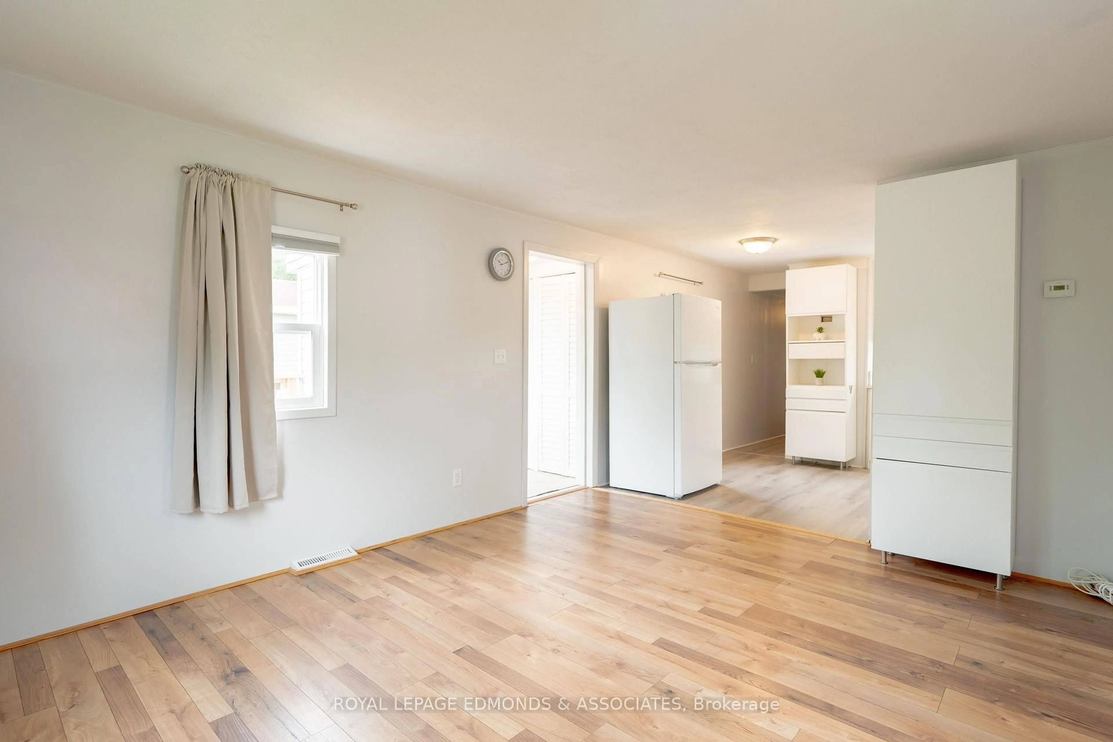 A pic of a room for 73 Pinehurst Estates, Petawawa Ontario K8H 2H2