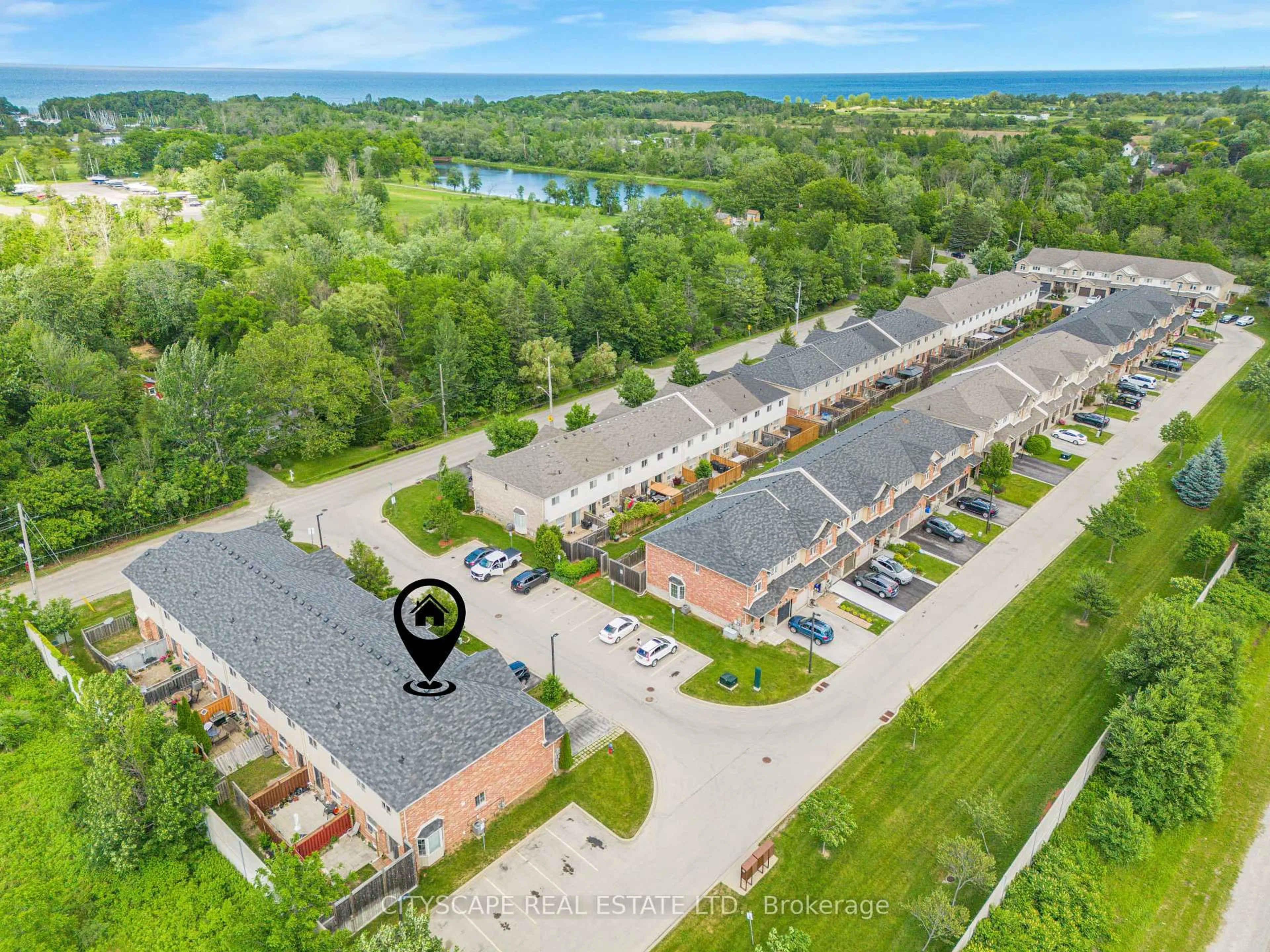 A pic from outside/outdoor area/front of a property/back of a property/a pic from drone, water/lake/river/ocean view for 14 Redcedar Cres, Hamilton Ontario L8E 0G3
