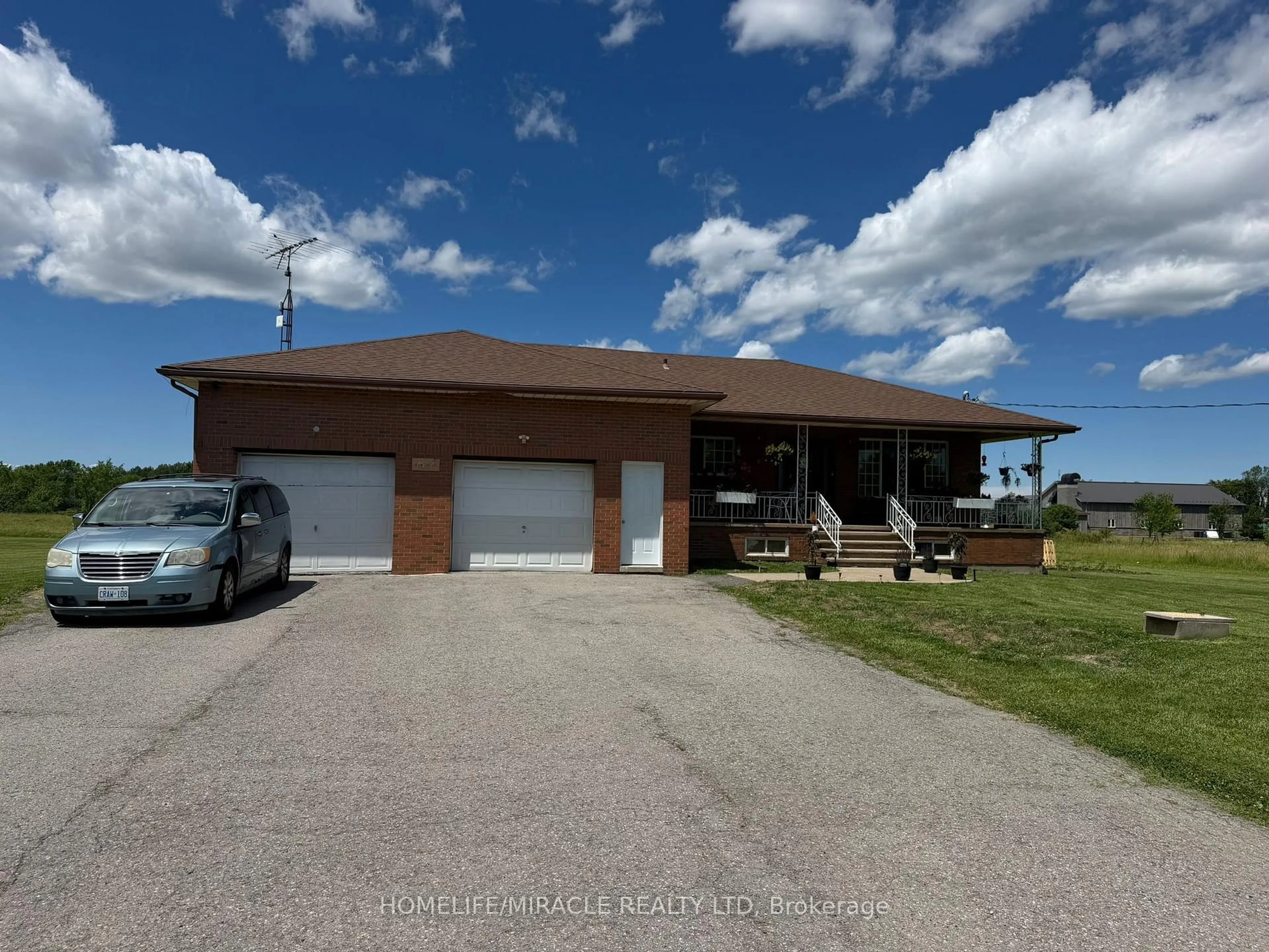 A pic from outside/outdoor area/front of a property/back of a property/a pic from drone, unknown for 7657 Carl Rd, Niagara Falls Ontario L0S 1K0