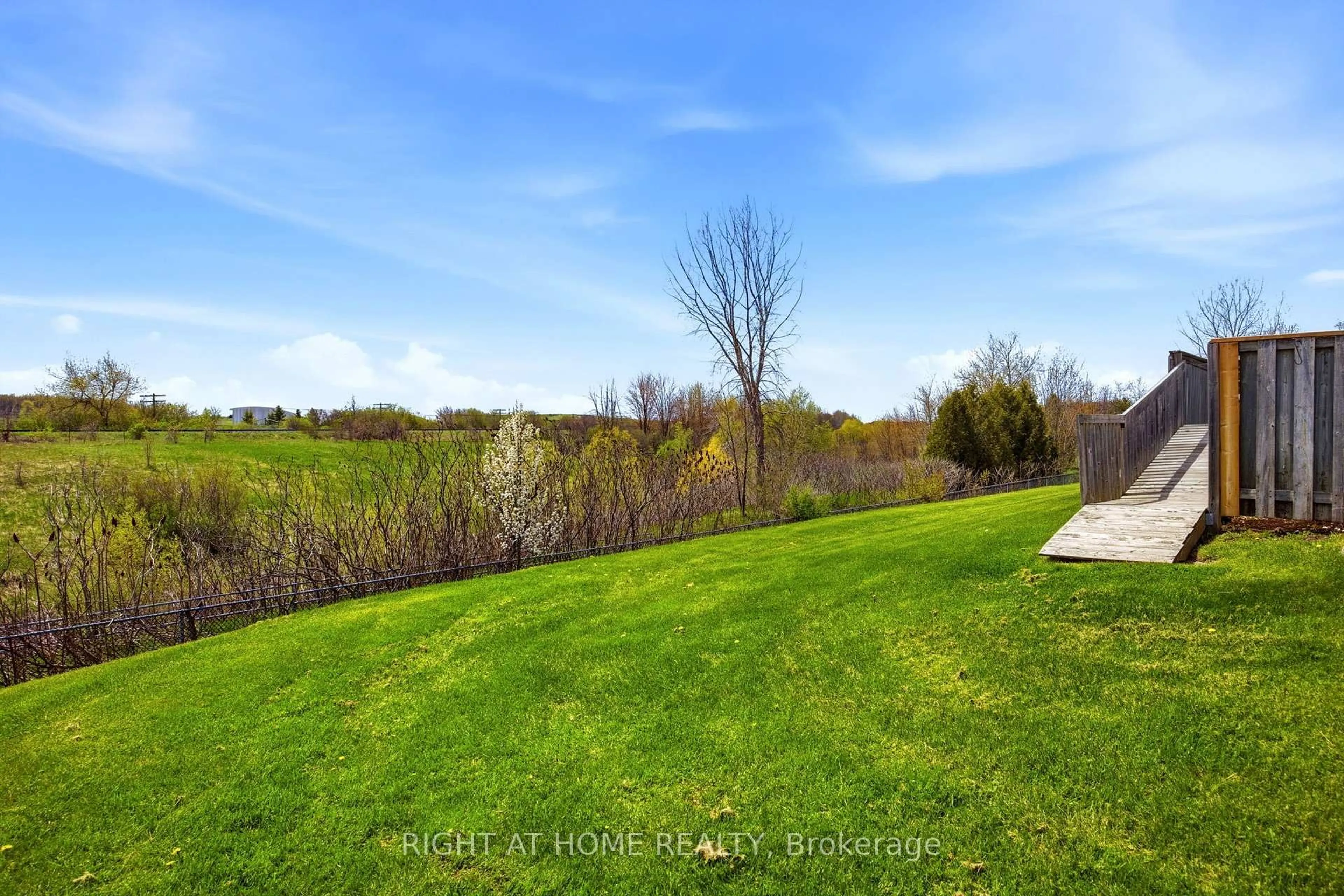 A pic from outside/outdoor area/front of a property/back of a property/a pic from drone, water/lake/river/ocean view for 40 Imperial Rd #20, Guelph Ontario N1H 8B4