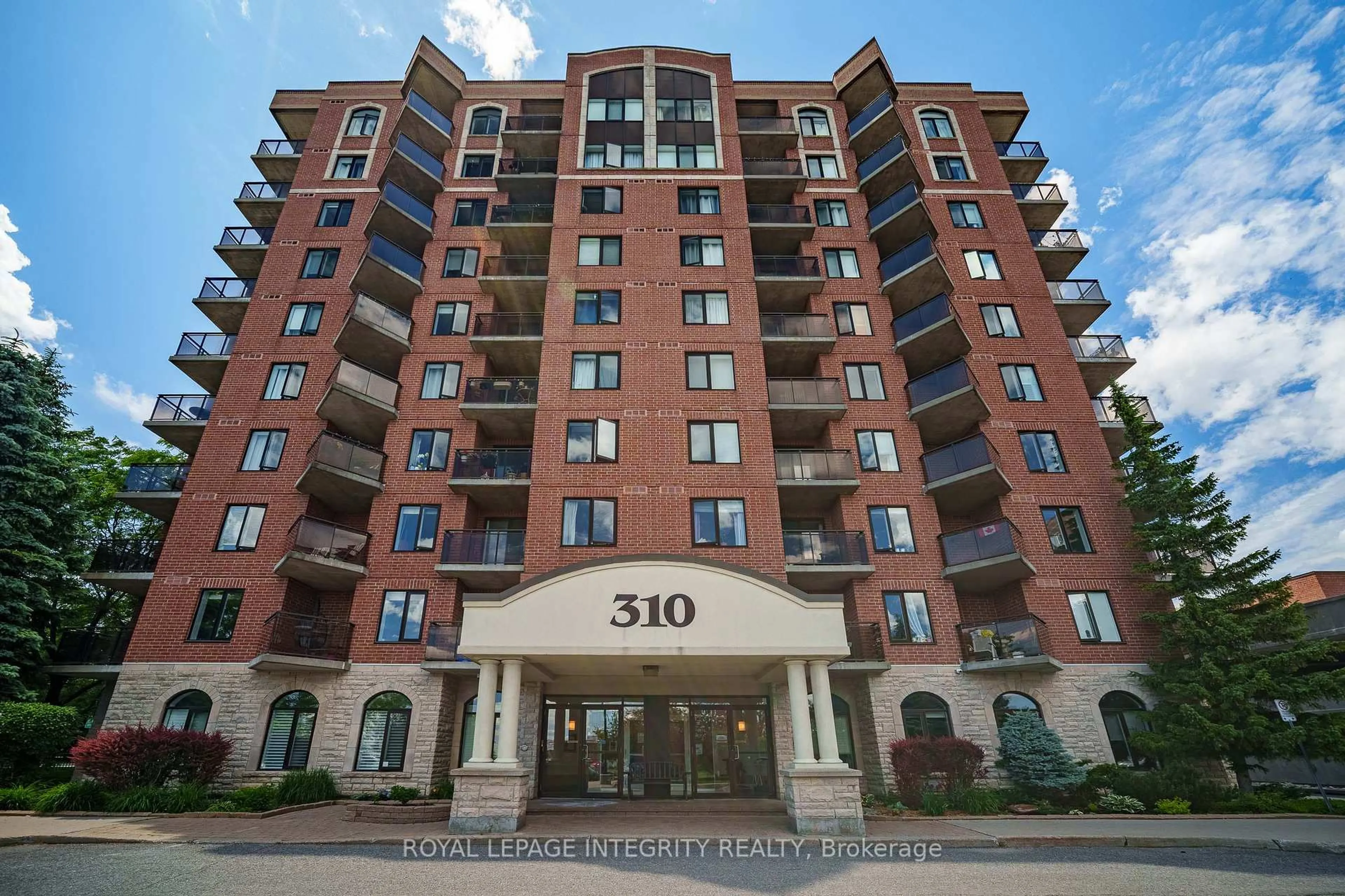 Indoor foyer for 310 Central Park Dr #6Q, Ottawa Ontario K2C 4G4