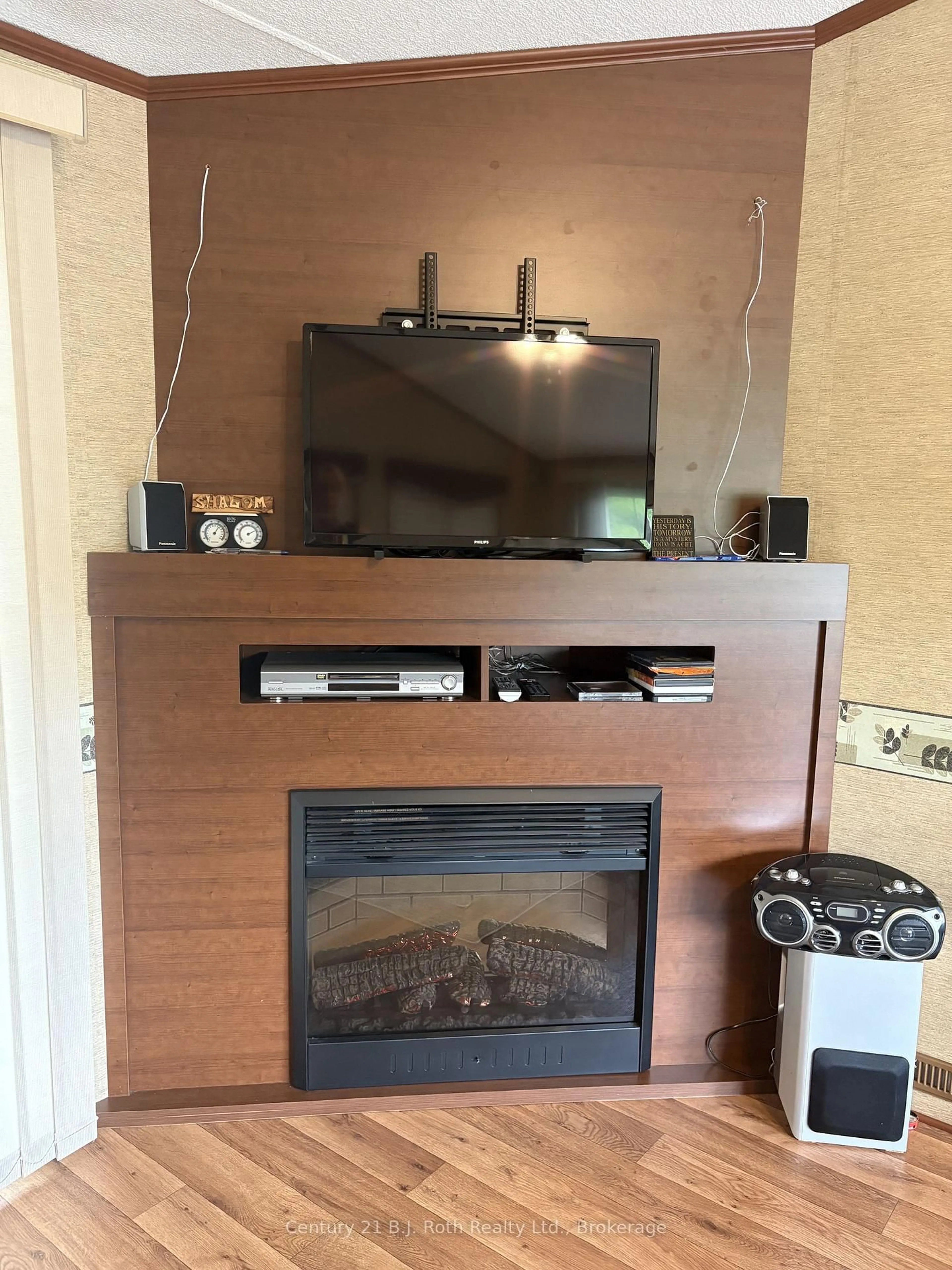 Home theater for 1336 South Morrison Lake Rd #4 Fernbrook, Gravenhurst Ontario P0E 1G0
